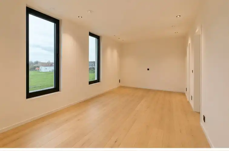 Ruime afgewerkte nieuwbouwwoning met landelijk zicht! foto 13