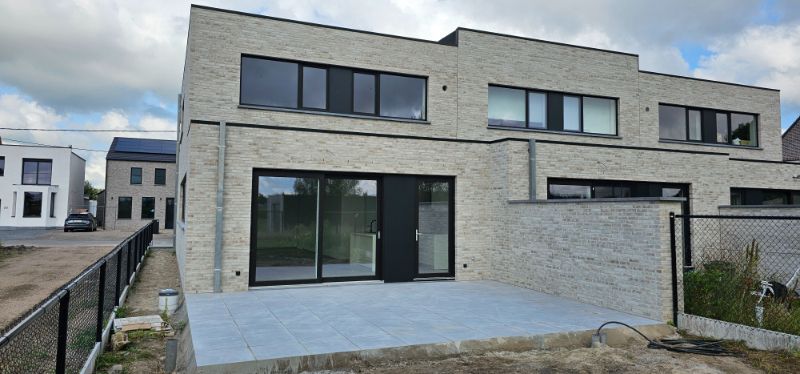 Ontdek deze moderne en ruime nieuwbouwwoning gelegen in het hart van Zelzate. foto 14