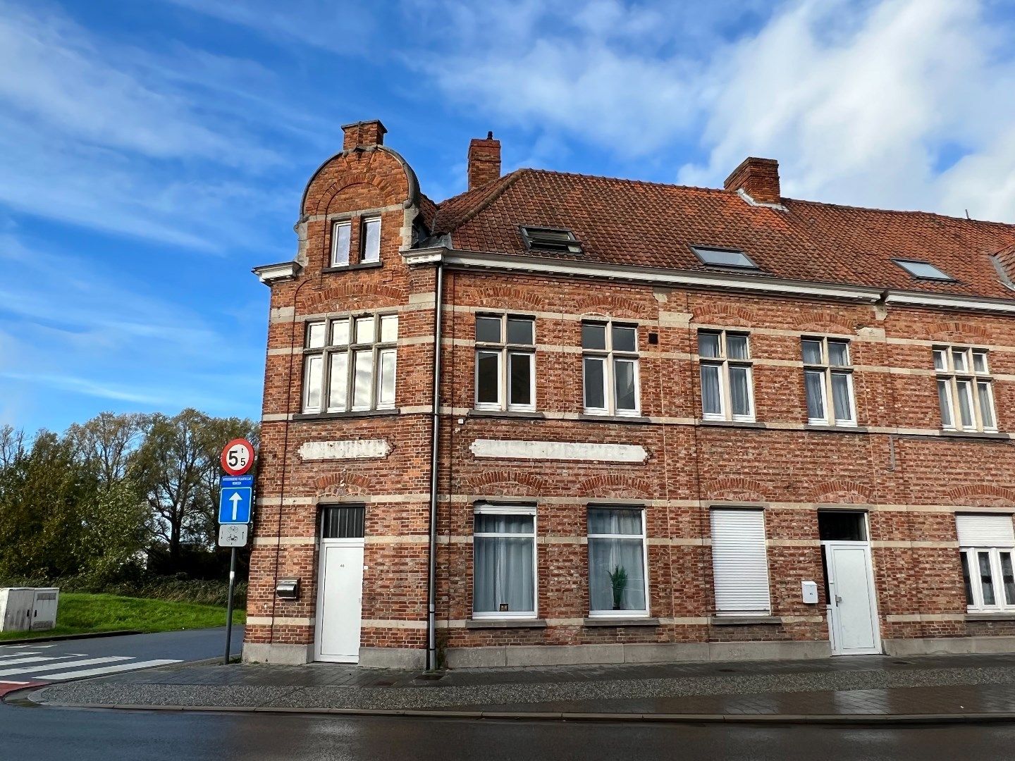 GEZELLIG APPARTEMENT MET 1 SLAAPKAMER IN CENTRUM IEPER foto {{pictureIndex}}