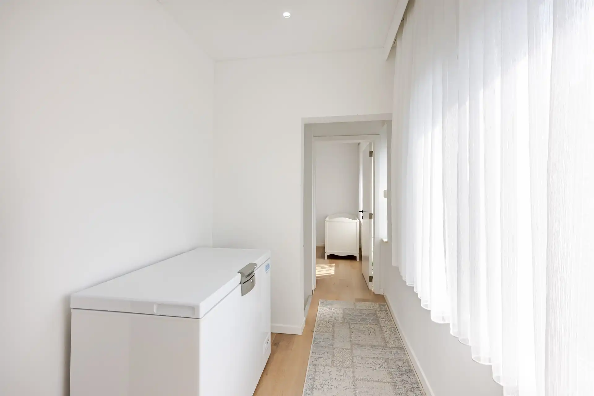 Top gerenoveerde woning met 3 slks op gunstige ligging foto 15