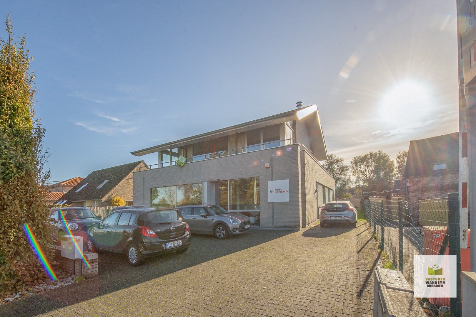 Instapklaar 2 slaapkamer appartement met zonnig ruim terras van 100m2 te Beernem foto 2