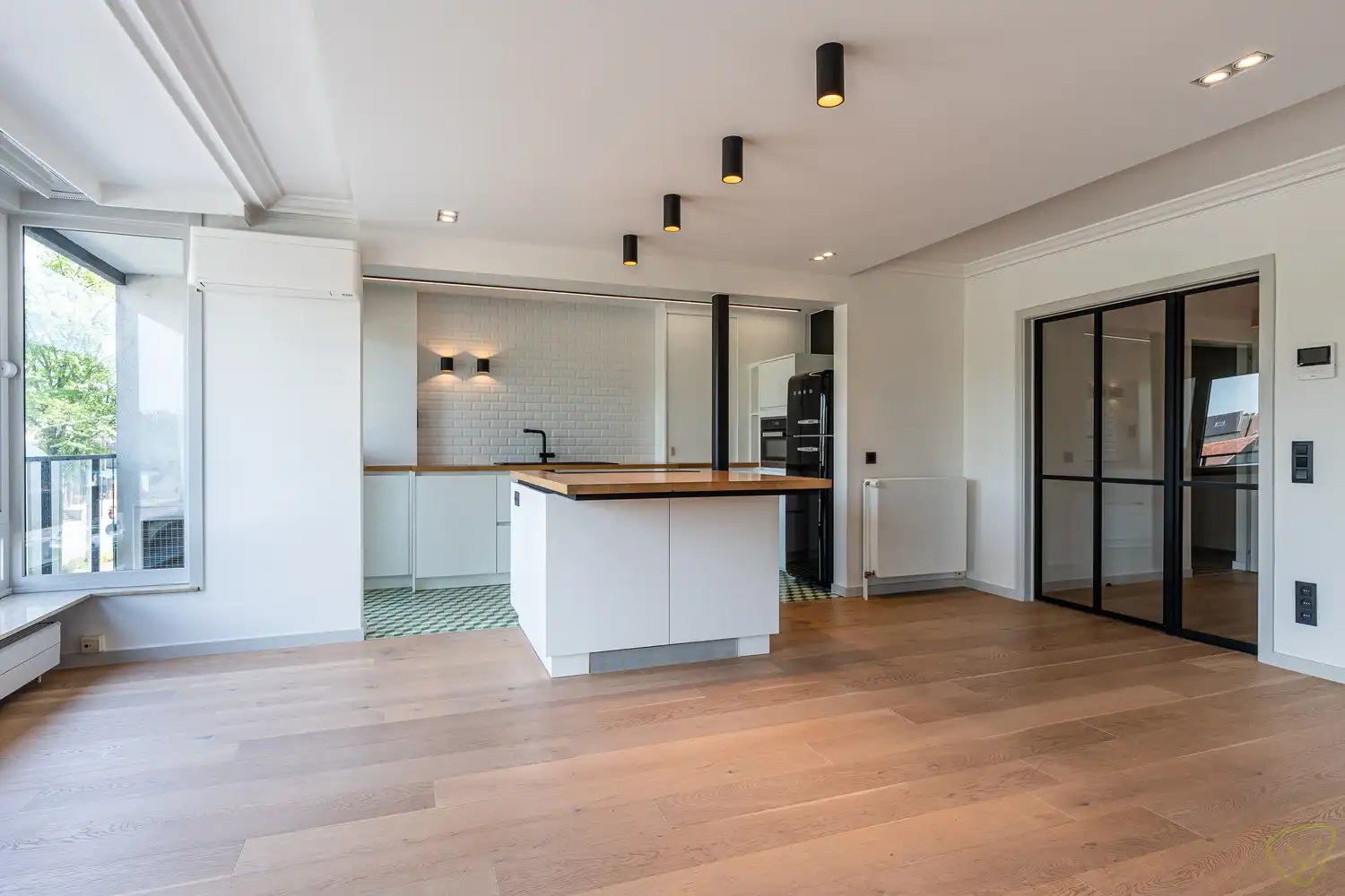 Uitzonderlijk groot appartement nabij het station van Eeklo! foto 7