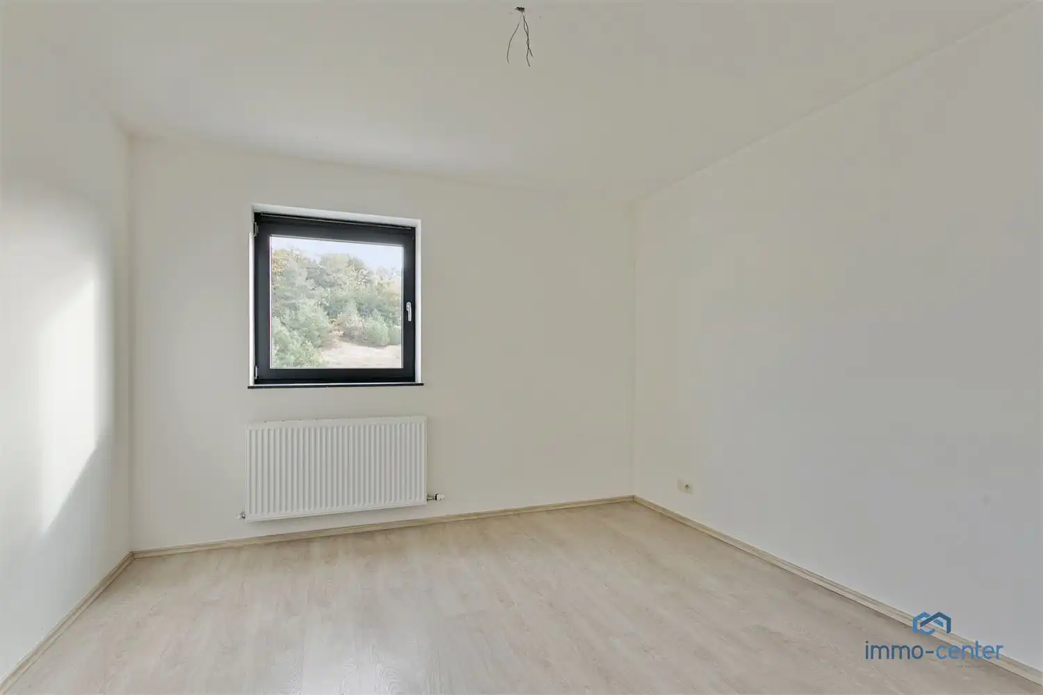 Modern twee-slaapkamer appartement te huur te Genk! foto 13