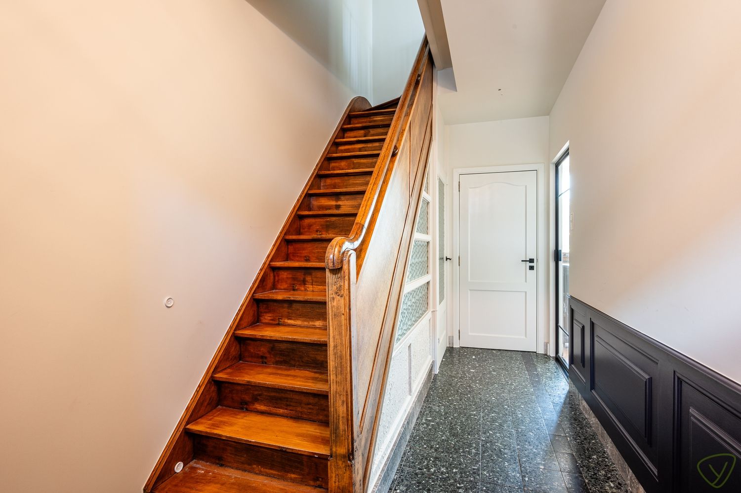 Instapklare woning met tuin en vlakbij het centrum van Eeklo foto 3