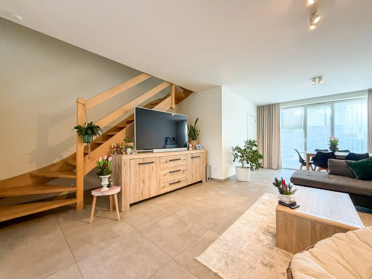 Instapklare rijwoning met 3 slpk, garage en tuin, Roeselare foto 6