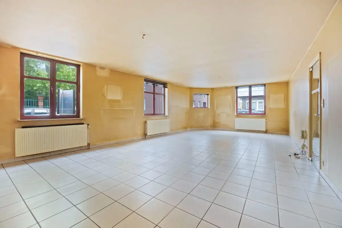 Ruim appartement in kleine residentie foto 2