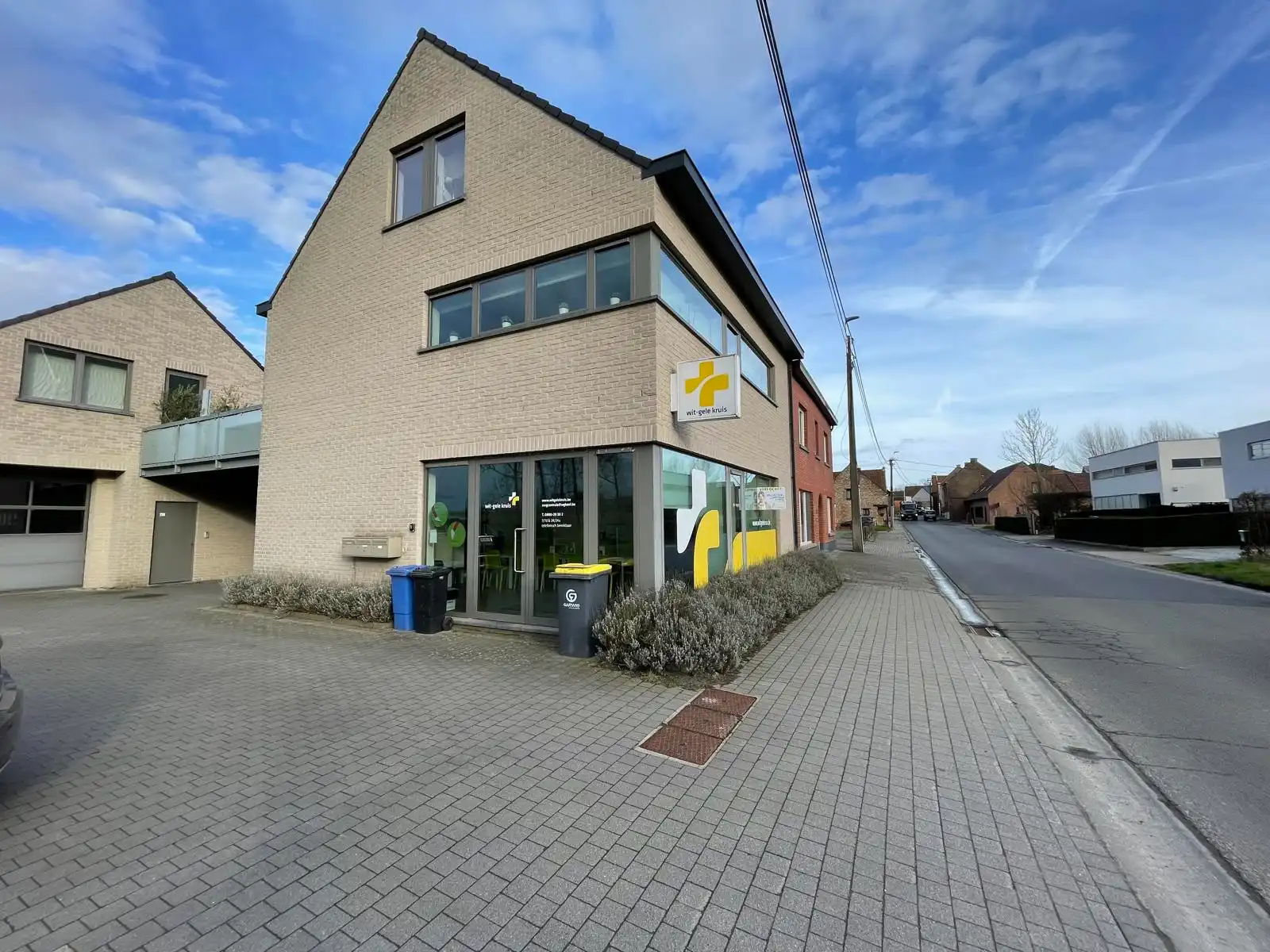 OTTERGEM - Lichtrijk handelspand met brede vitrine foto 2
