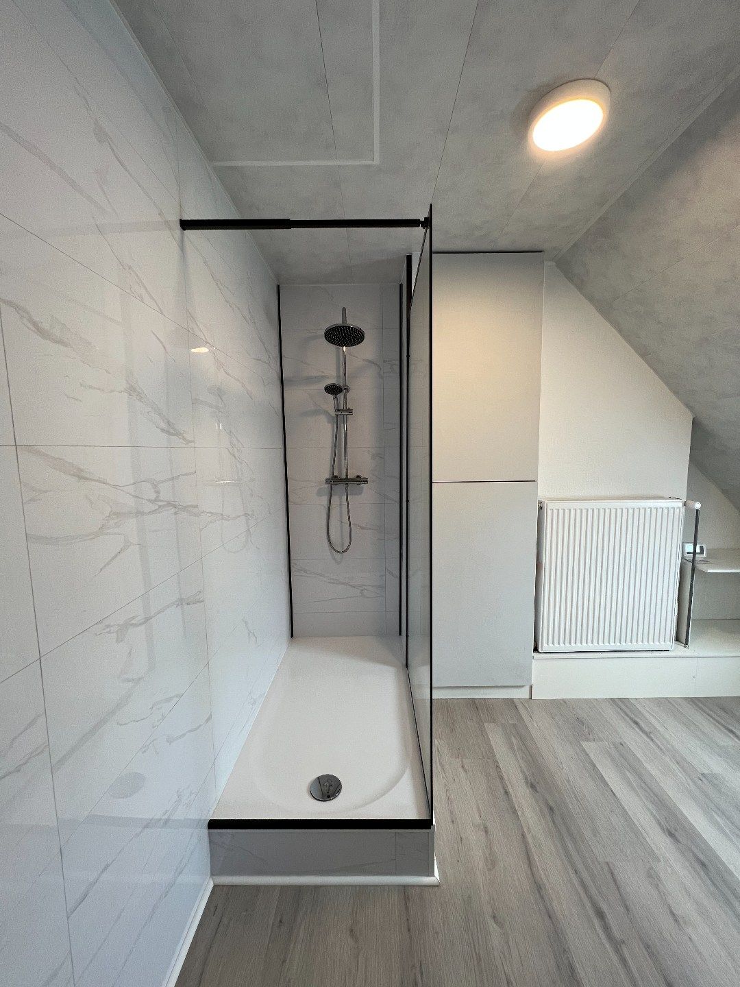 GEMEUBELD DUPLEX-APPARTEMENT MET 1 SLAAPKAMER IN IEPER foto 9