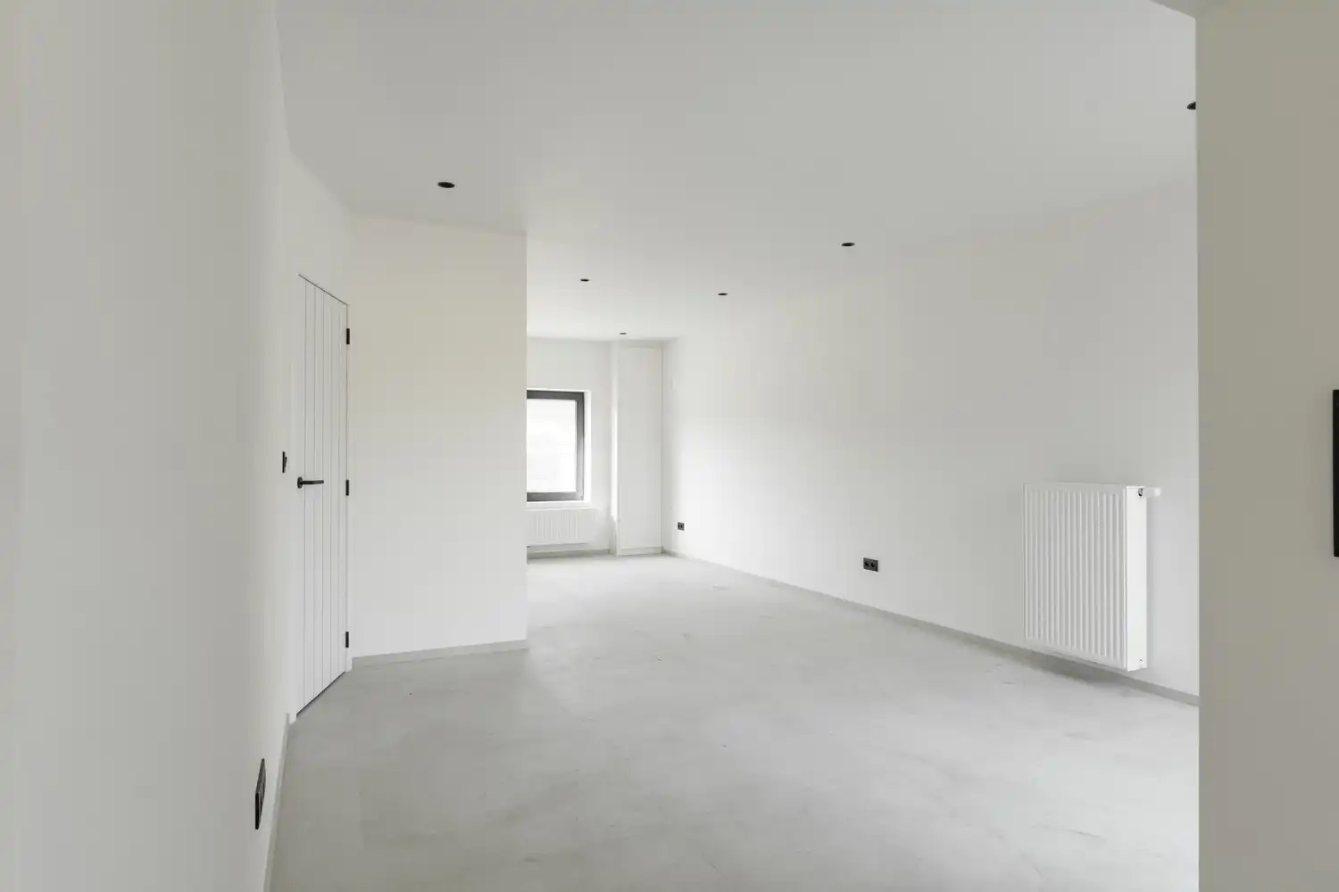 Ruime halfopen woning met 4 slaapkamers, ideaal gelegen aan de Steenweg op Kleine Brogel in Kaulille! foto 12