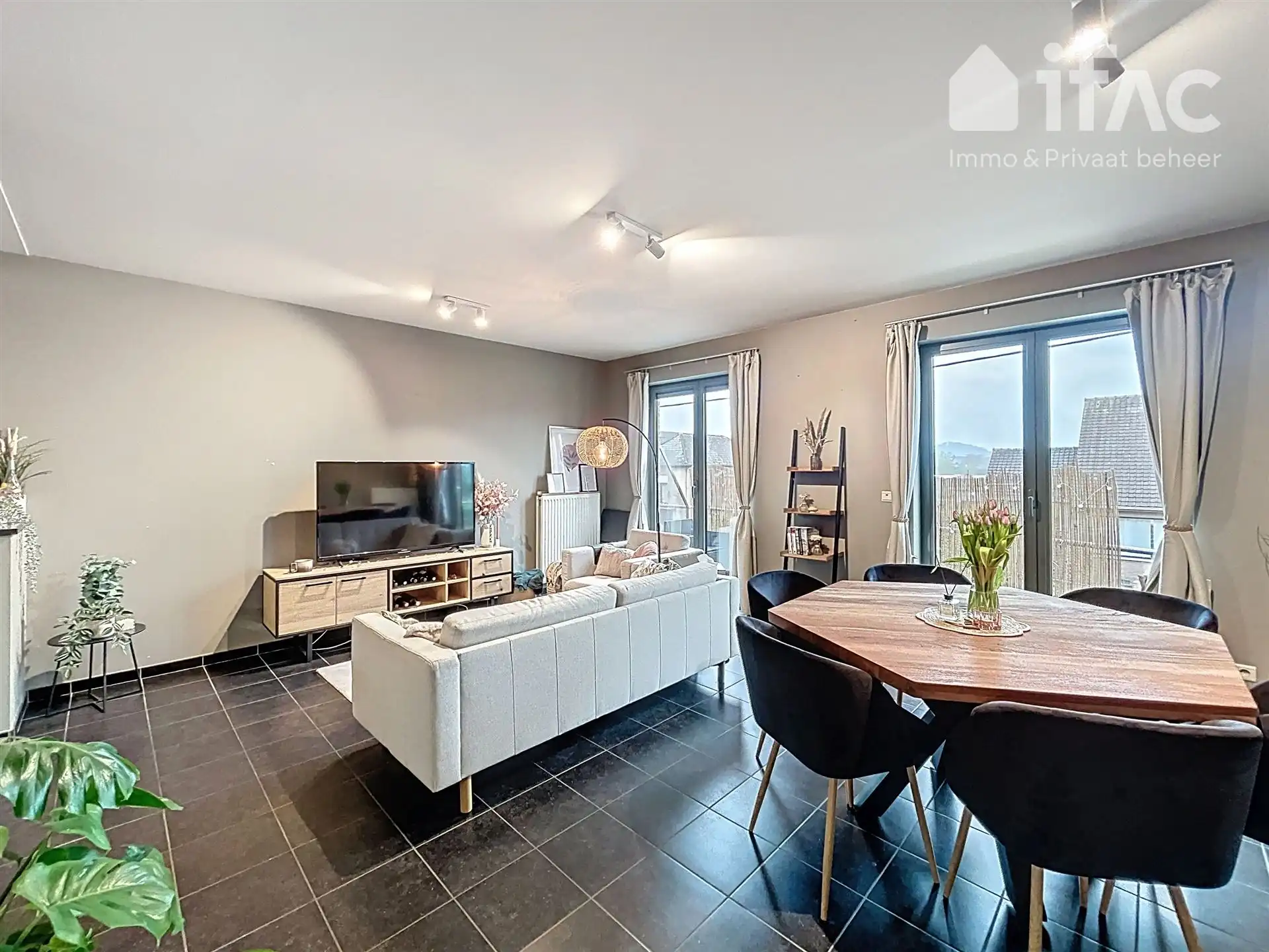 Mooi duplex appartement met 2 slaapkamers foto 3