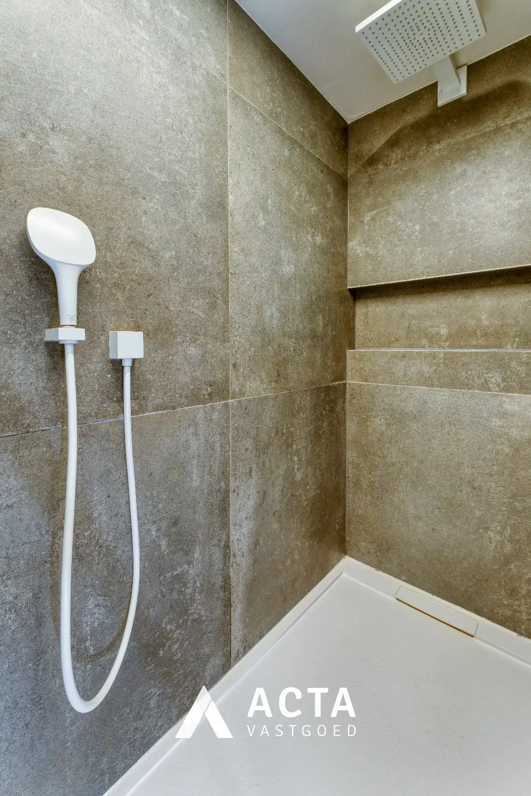 Instapklare bel-etage met 3 slaapkamers en garage foto 18