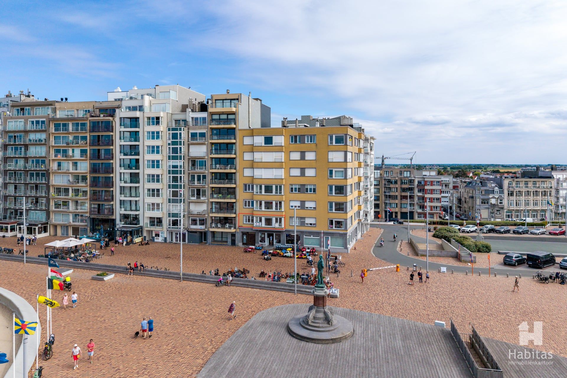 Exclusief zeedijkappartement met ruim 7 m. frontaal zeezicht foto 2