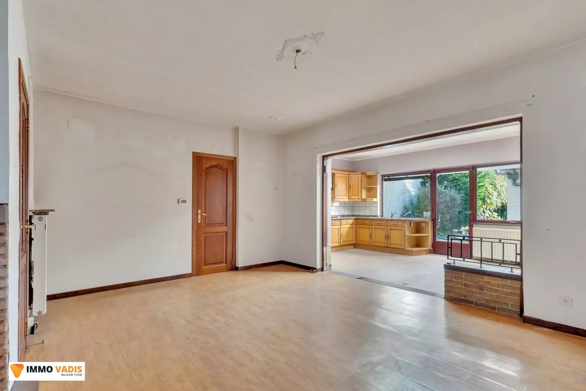 Woning met drie slaapkamers en dubbele garage foto 3