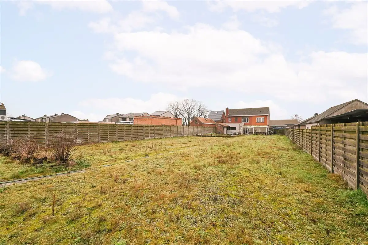 Ruime woning met 2 garages op 1400m² foto 22