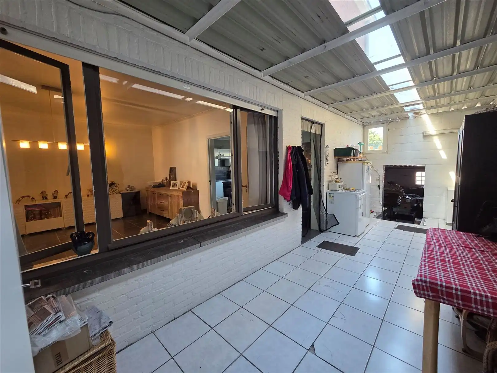 Ruime woning met garage, tuin en 3 slpks te landen. foto 10
