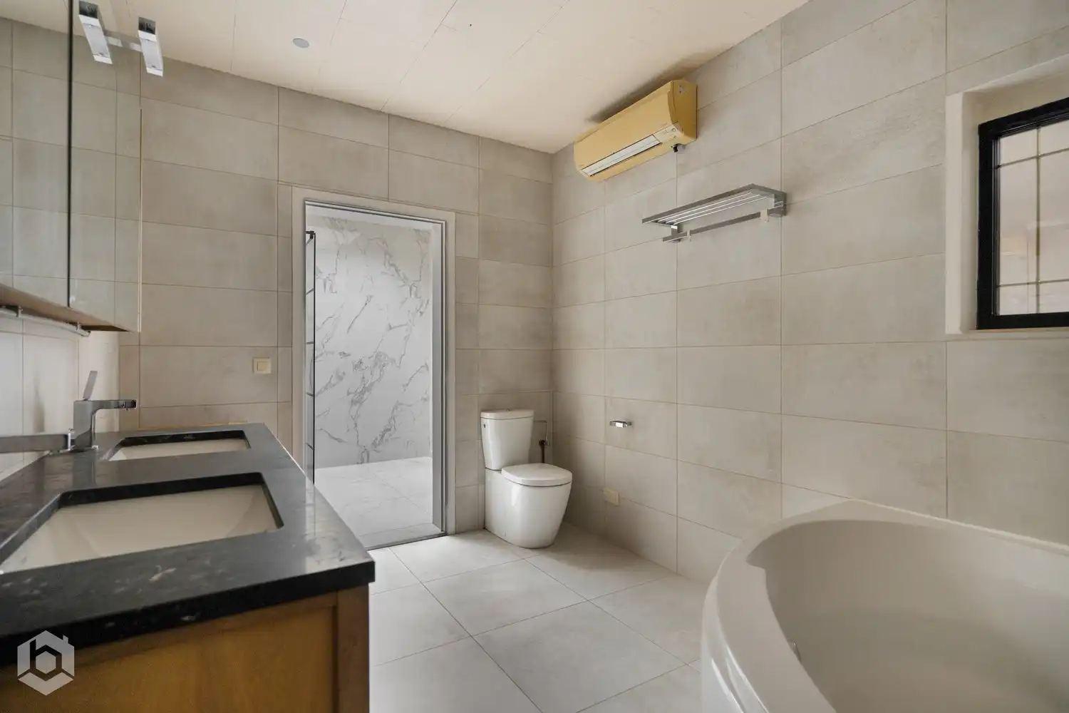 Zeer ruime kangoeroe-woning met achterliggend commerciële units met uitbereidingsmogelijkheden (KMO bestemming) foto 22