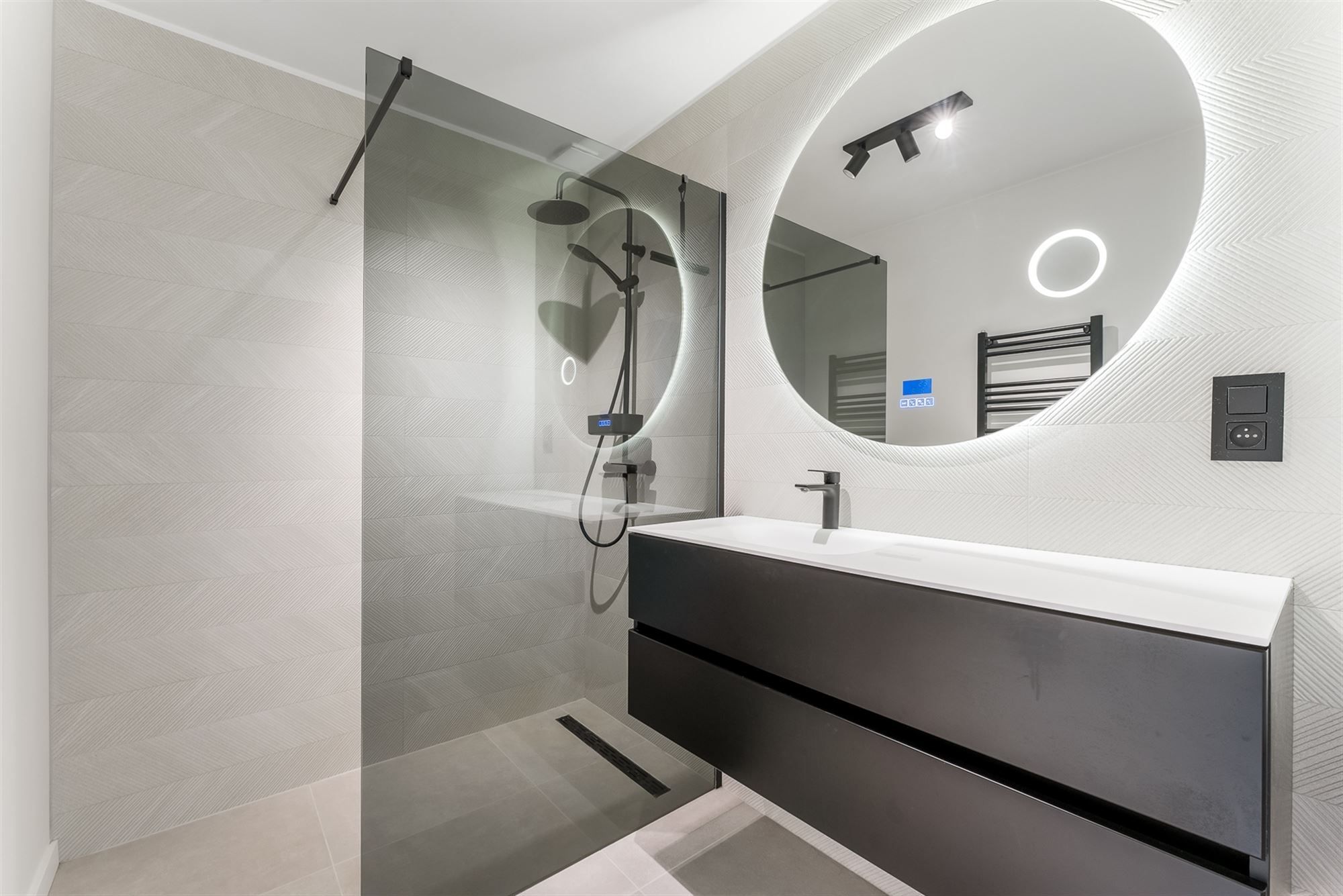 KNAP GERENOVEERD, LICHTRIJK APPARTEMENT (129M²) MET 3 SLAAPKAMERS TE HALEN foto 22