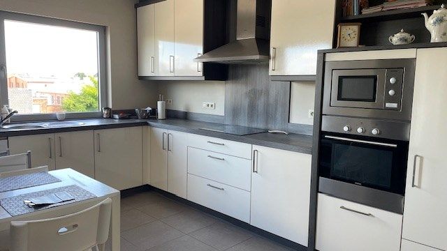 Recent centraal gelegen appartement op derde verdieping in gebouw van 2011 foto 3