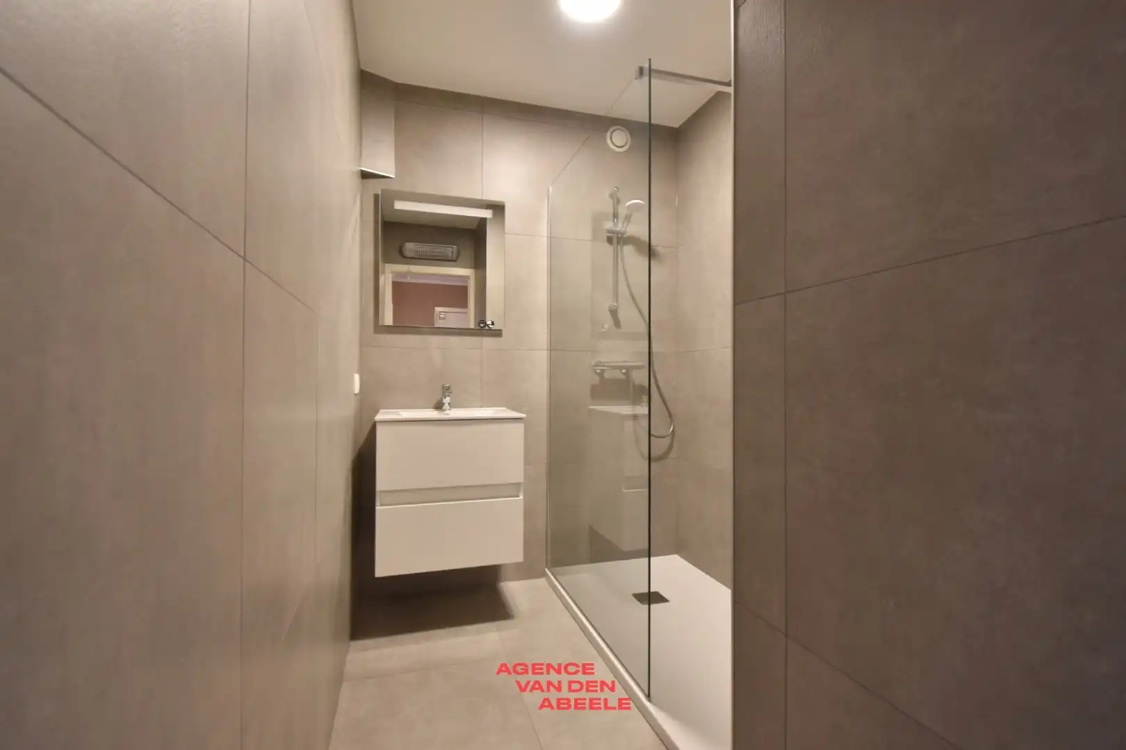 2 slaapkamer appartement met staanplaats foto 5