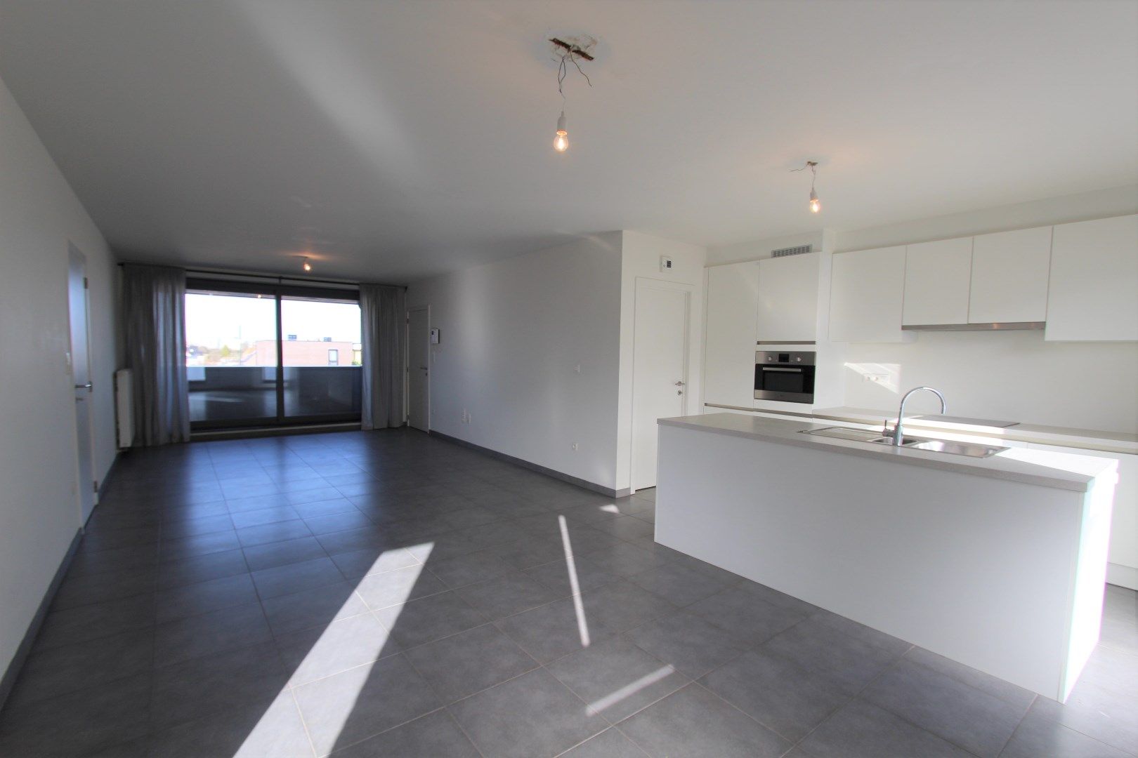 MODERN APPARTEMENT MET 2 TERRASSEN EN GARAGE foto 3