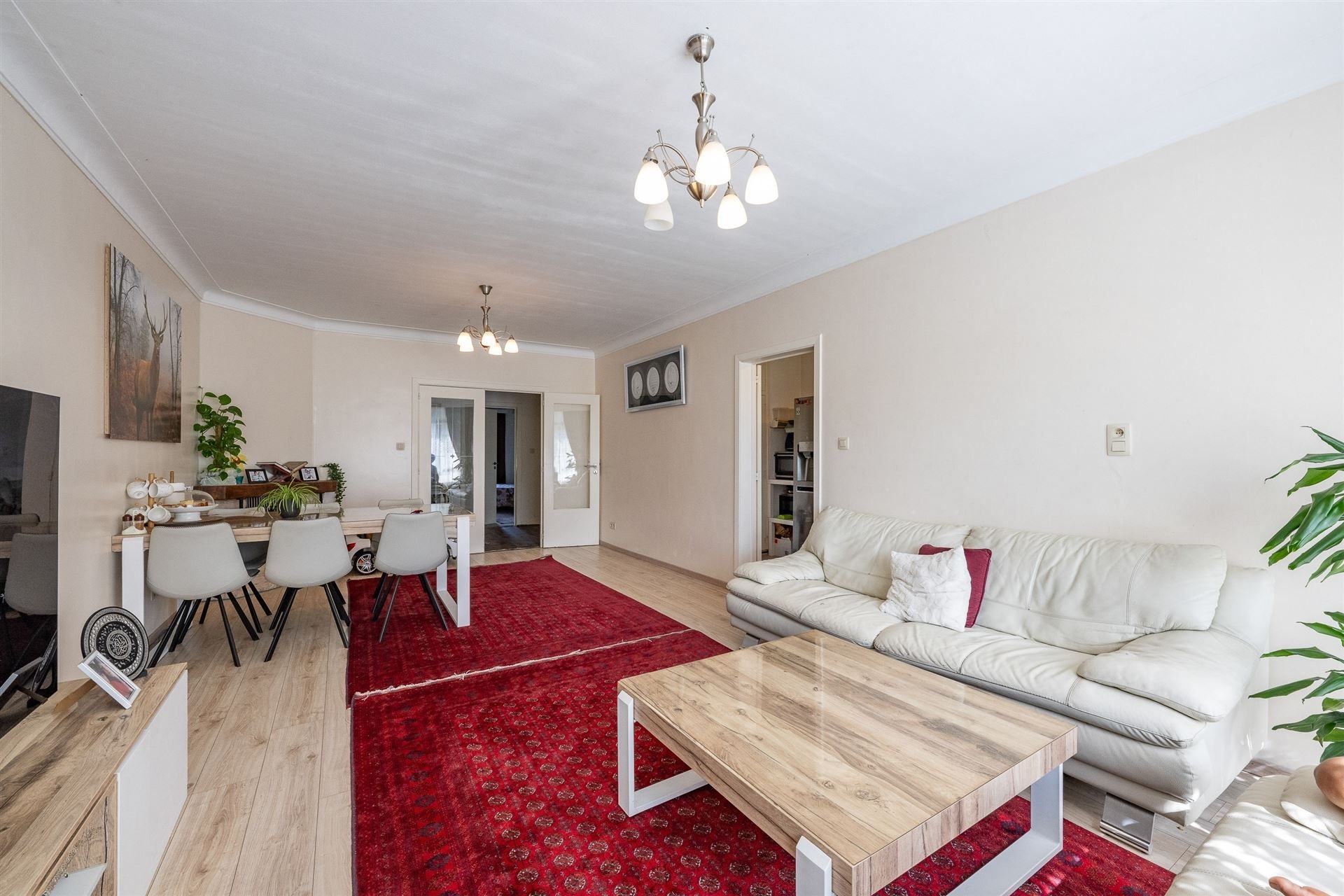 Appartement foto {{pictureIndex}}