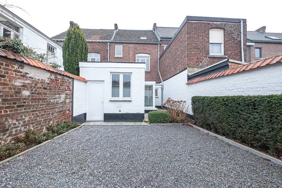 Rijwoning te koop nabij centrum foto 20