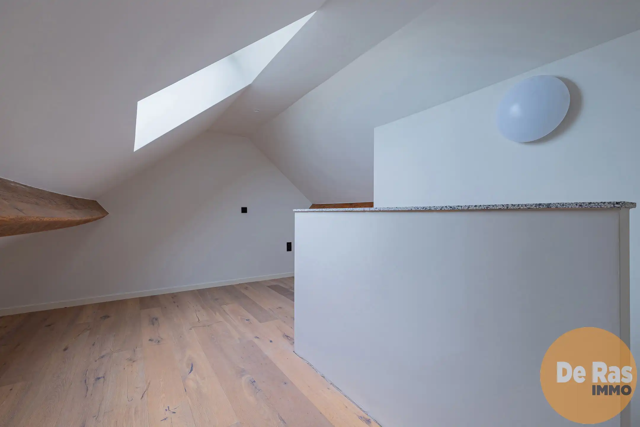 AALST - Kantoorruimte met vernieuwd appartement in centrum foto 21