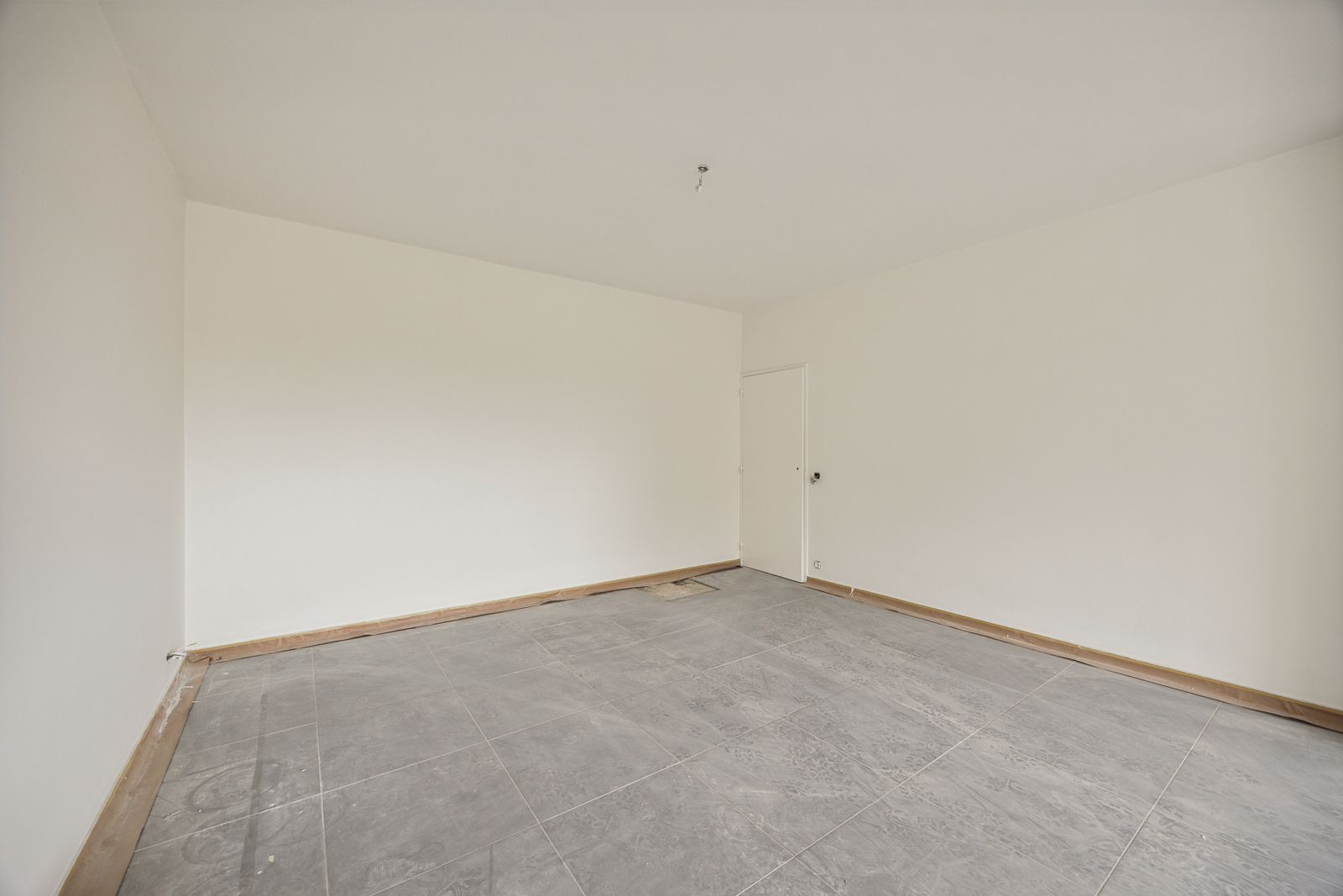 Totaal gerenoveerd appartement met 2 slaapkamers én garagebox met zicht op het groen! foto 6