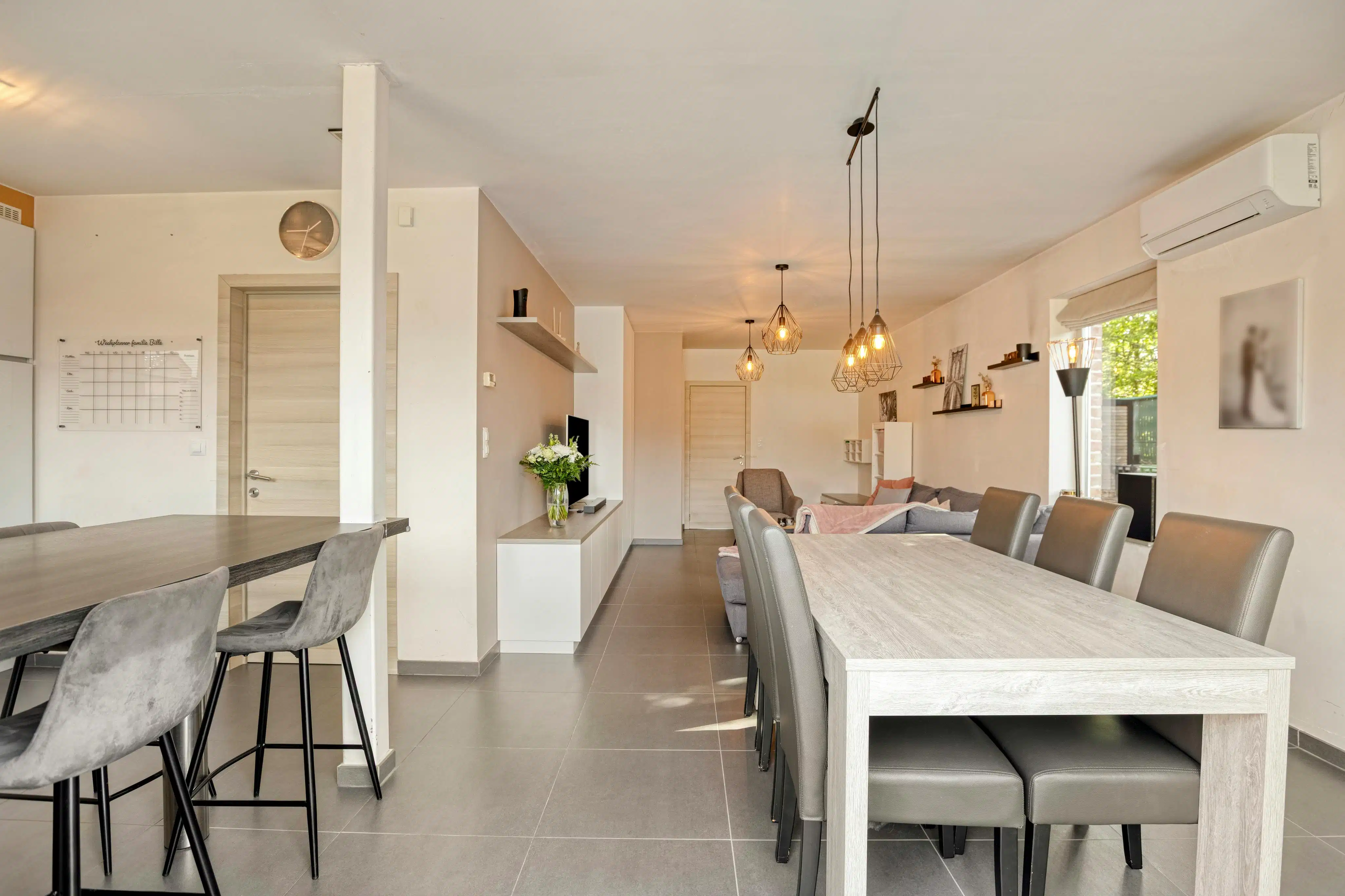 Halfopen huis te koop in Ieper met 3 kamers, garage en tuin foto 12