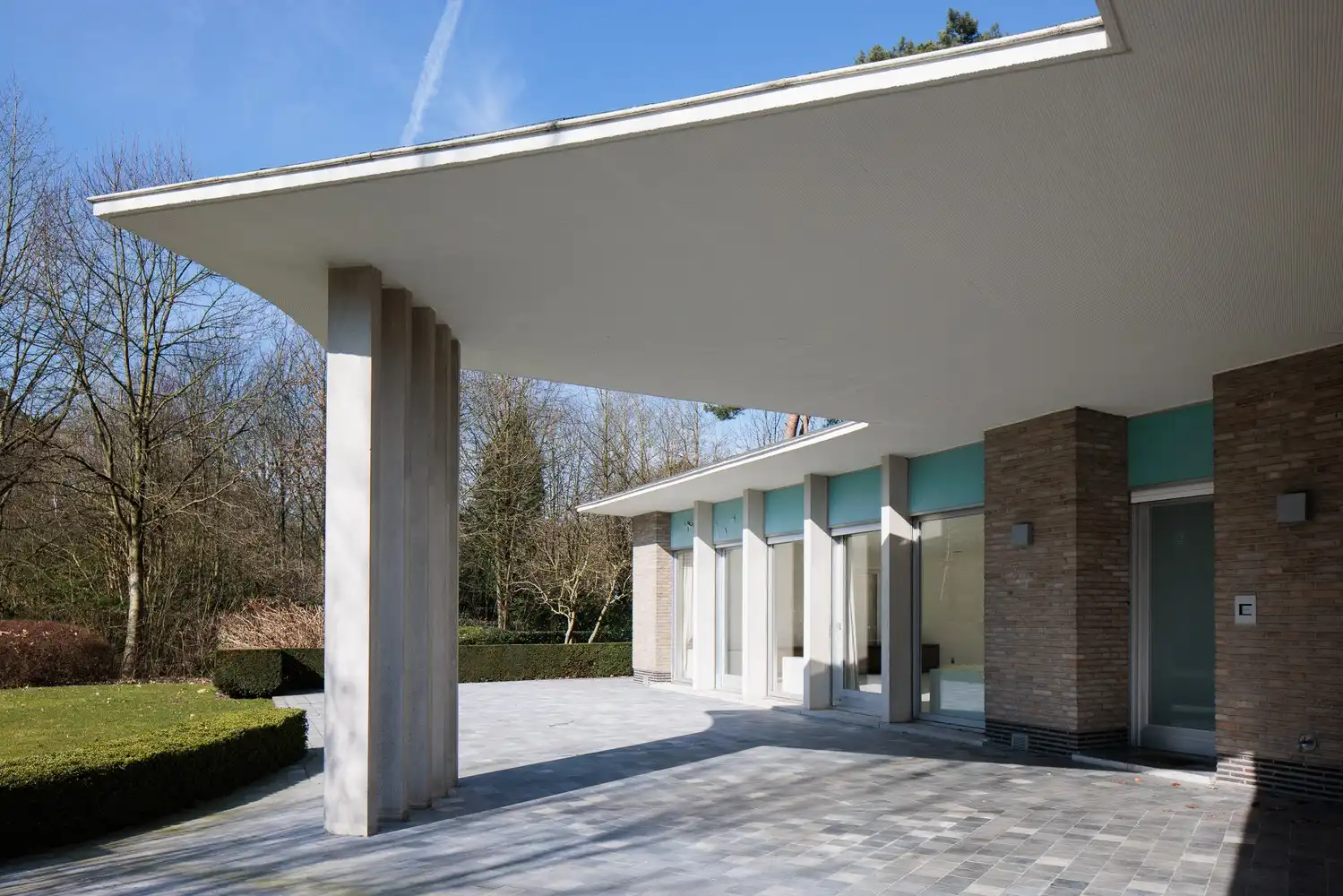 Architecturale woning op een perceel van ca. 4.162m² foto 4