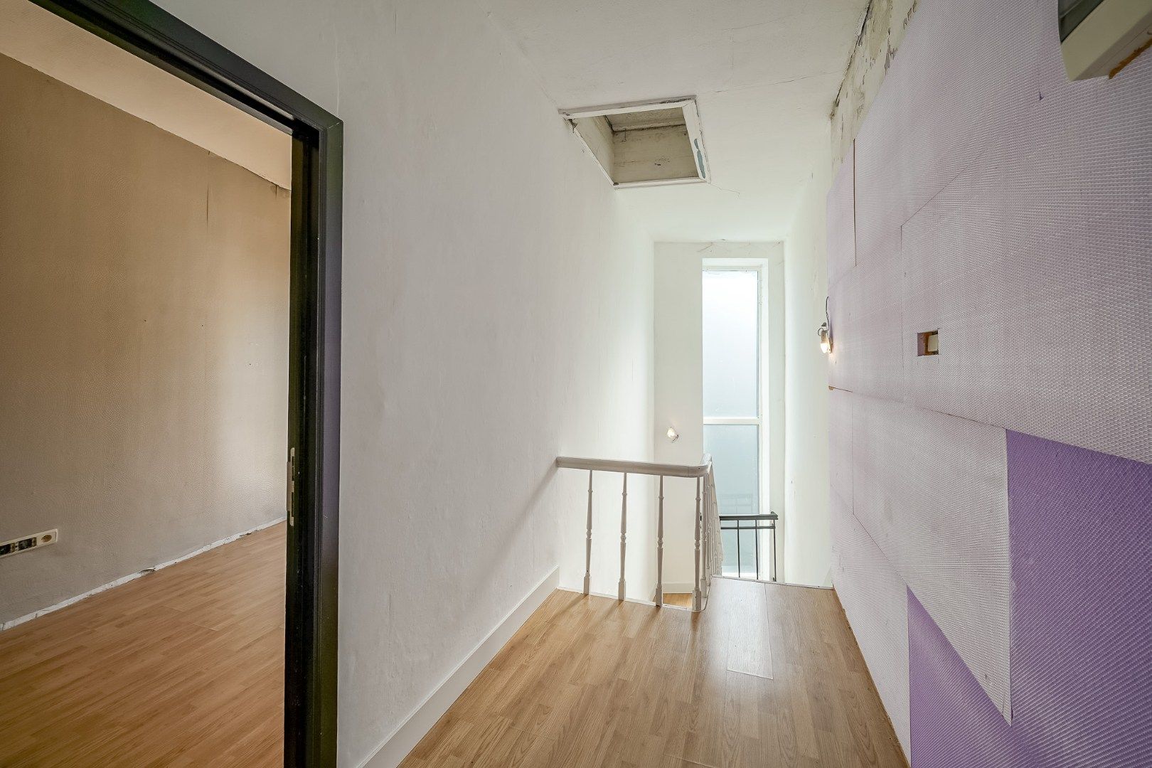 Te renoveren stadswoning met 5 slaapkamers, 3 badkamers en koer in hartje Oostende foto 5