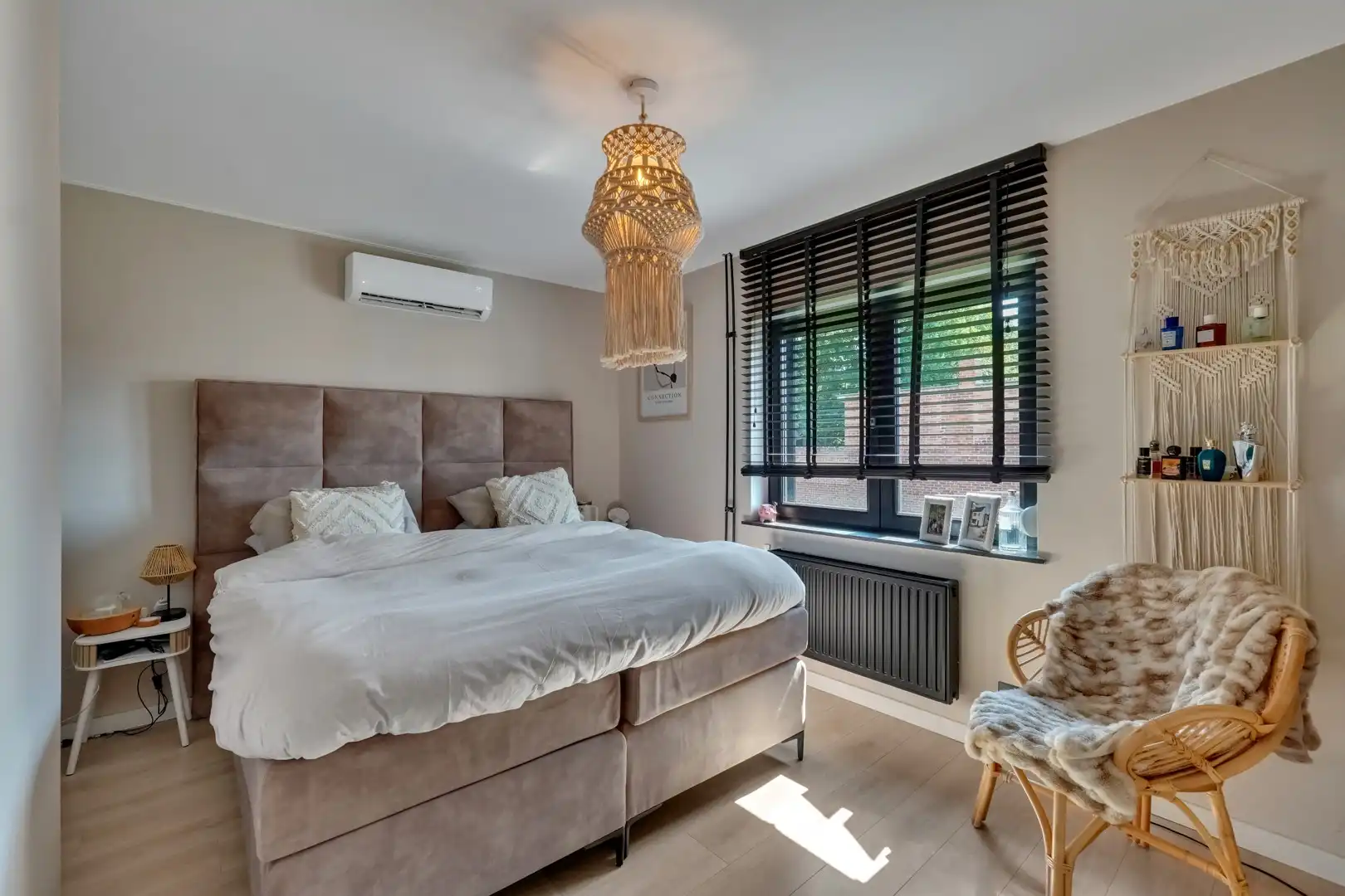 INSTAPKLARE GEZINSWONING MET ZWEMBAD, SAUNA EN RUIME TUIN OP TOPLOCATIE IN LANAKEN foto 12