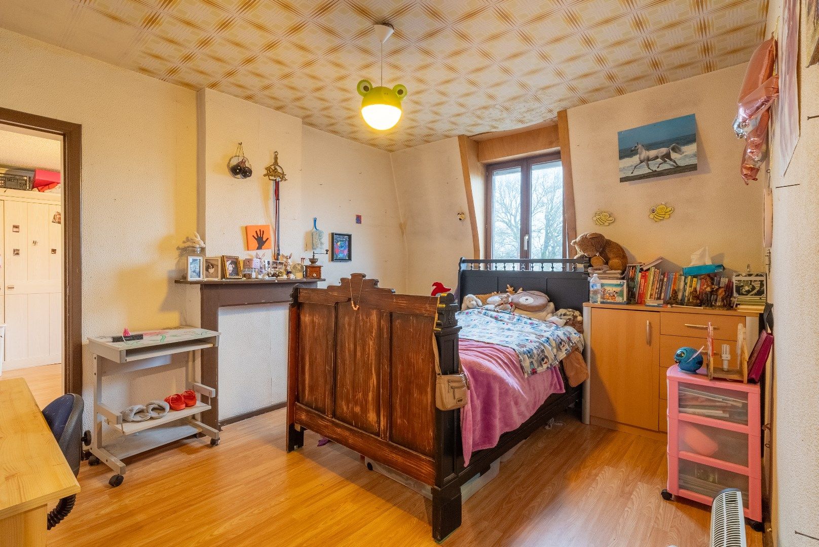 Te renoveren woning met 4 slaapkamers en garage foto 9