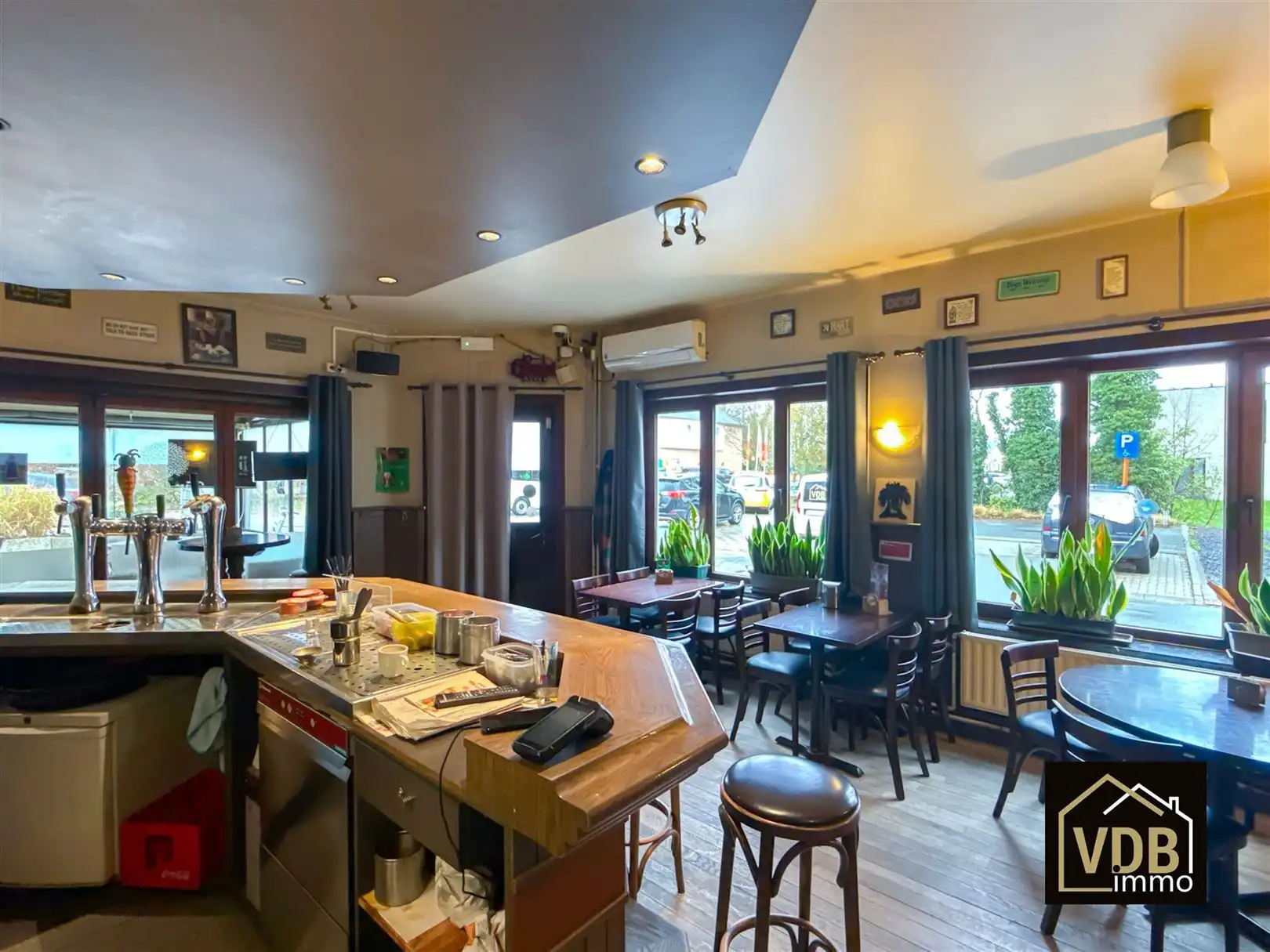 HANDELSHUIS MET WOONST foto 28