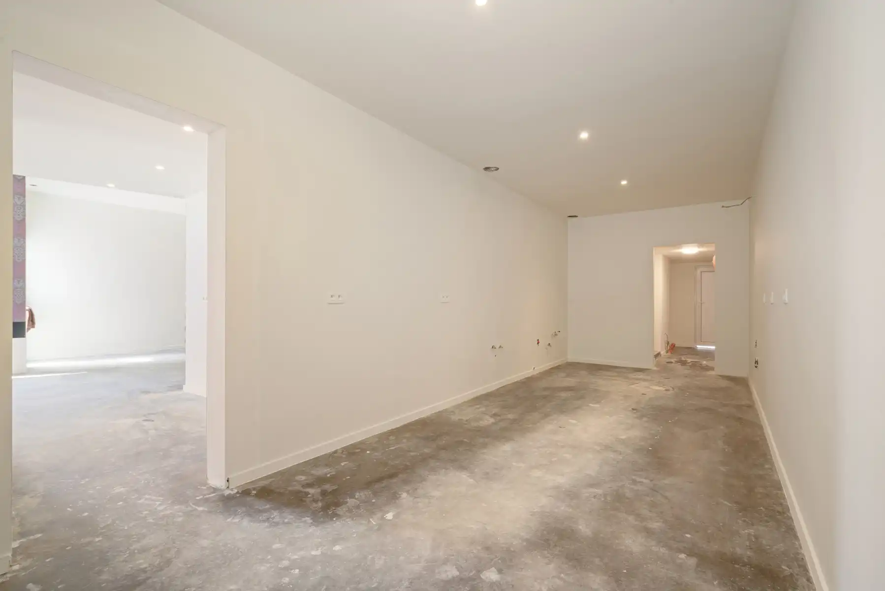 Ruim handelspand met tal van mogelijkheden foto 6