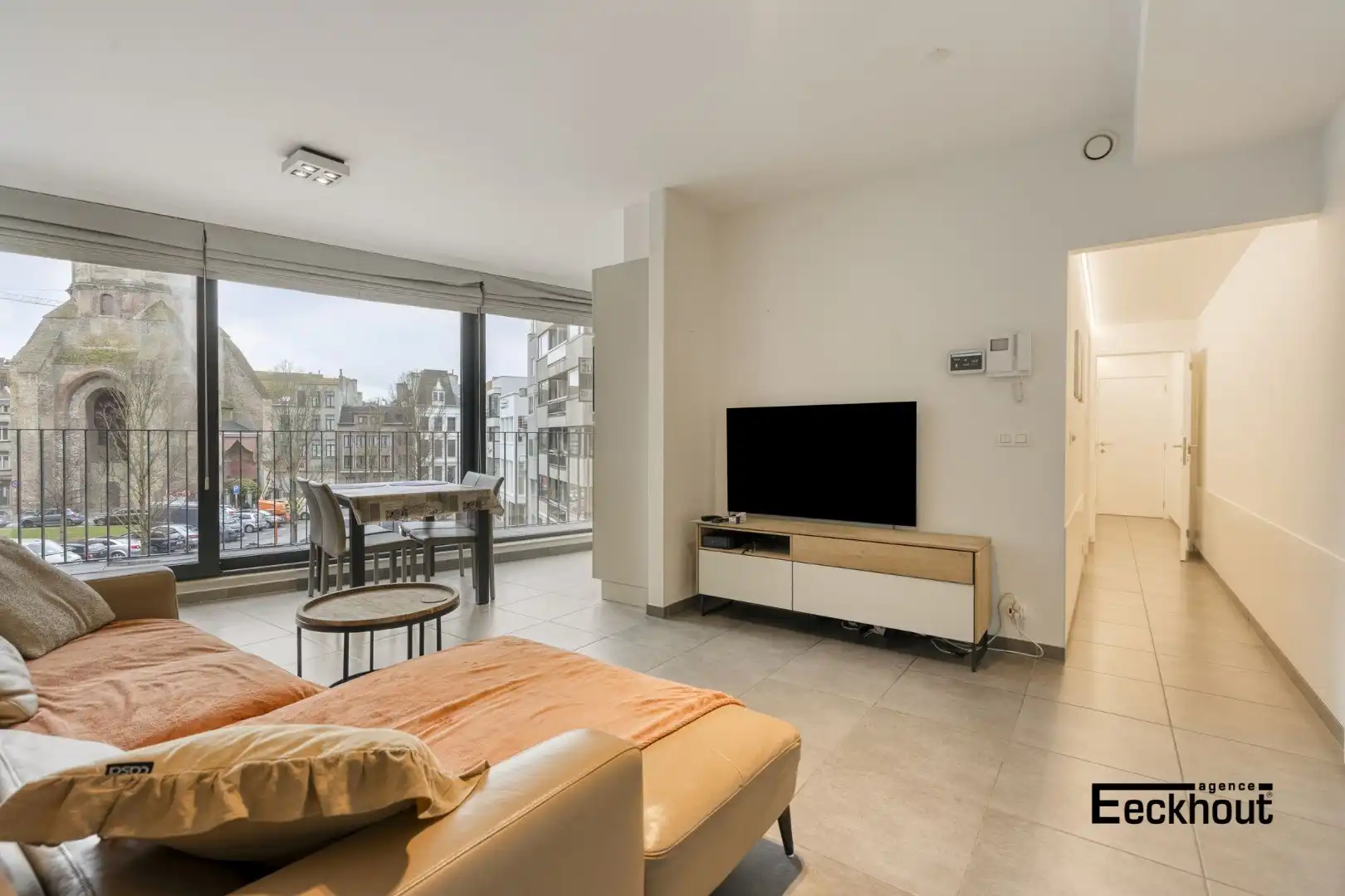 Modern appartement met terras en open zicht op Petrus- en Paulusplein. foto 6