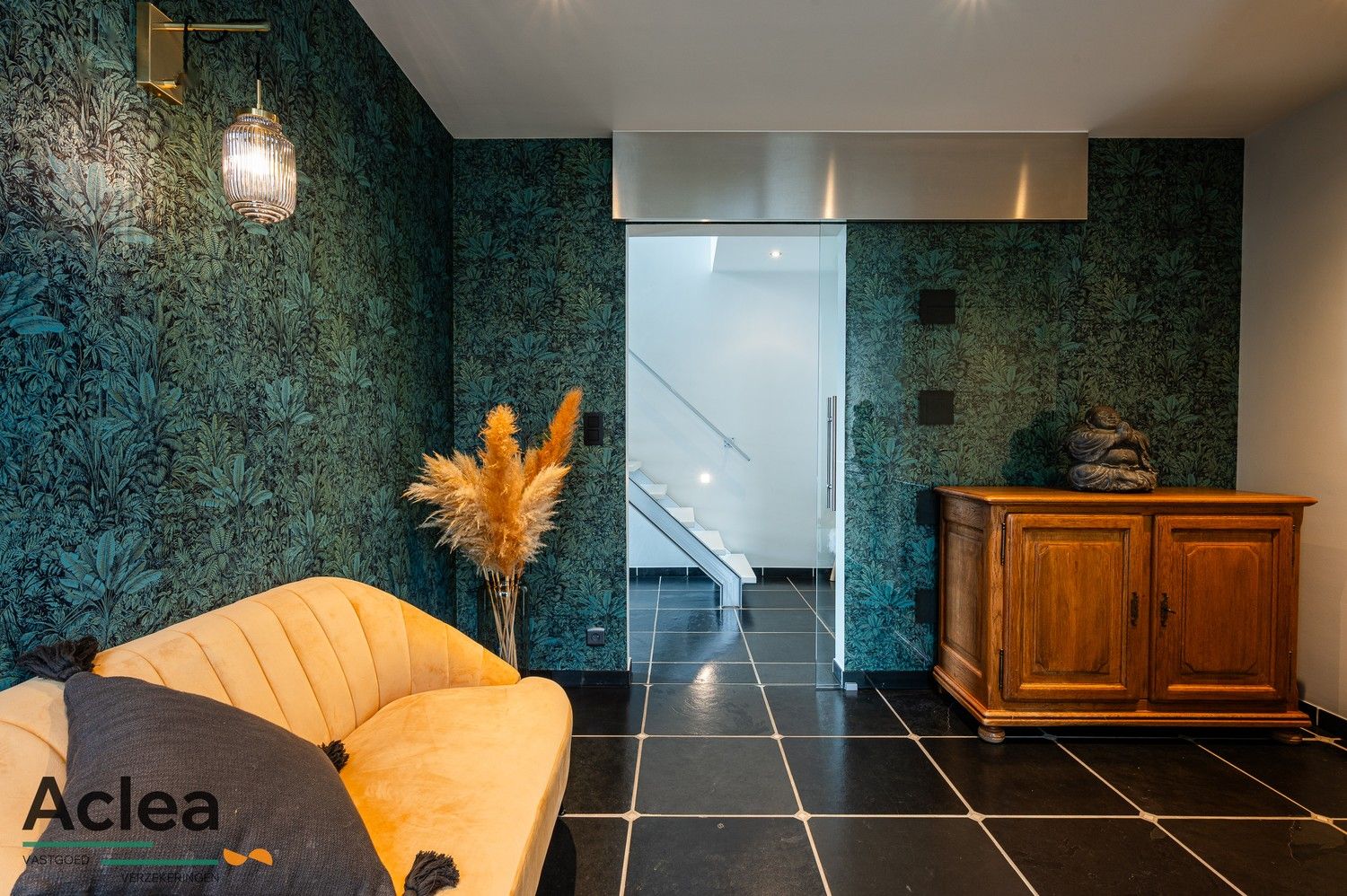 Moderne instapklare villa met zwembad en poolhouse foto 5