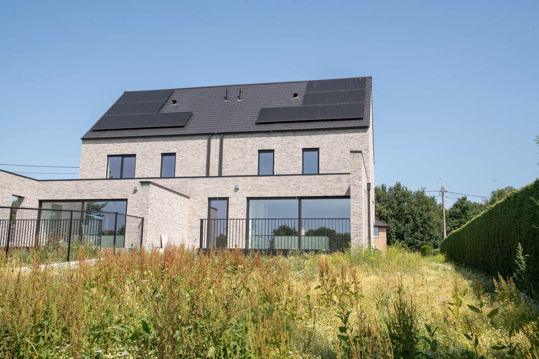 Prachtige nieuwbouwwoning in heel rustige straat te koop! foto 26