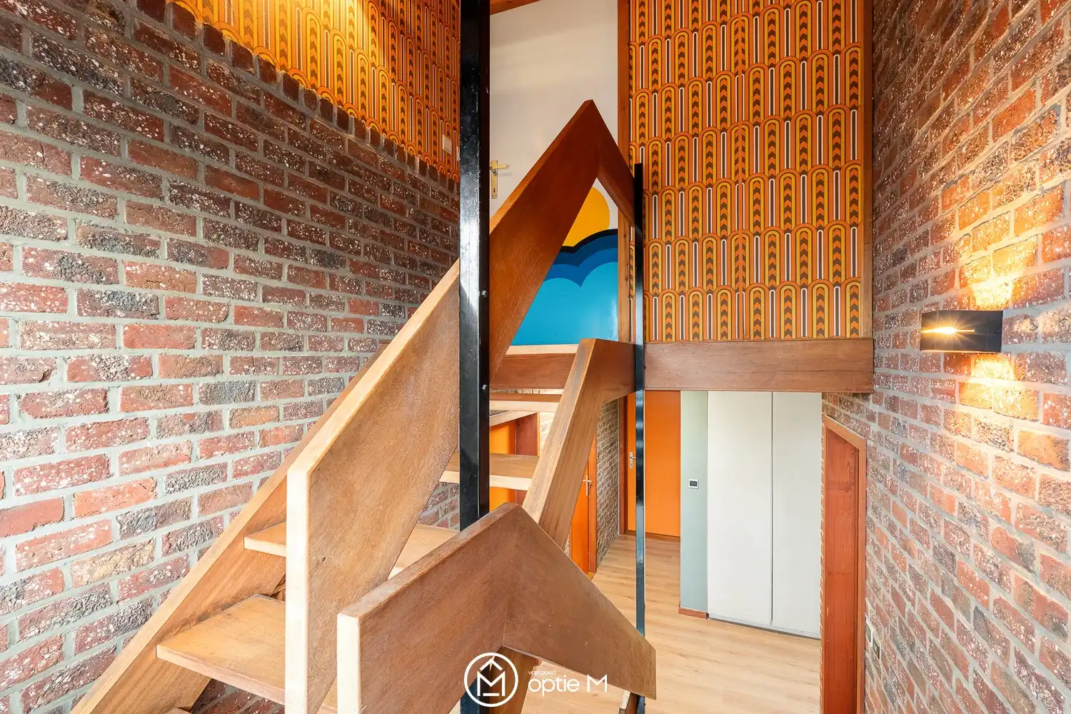 VERRASSEND RUIME HALFOPEN WONING MET 361 M², 5 SLAAPKAMERS EN TAL VAN MOGELIJKHEDEN foto 35
