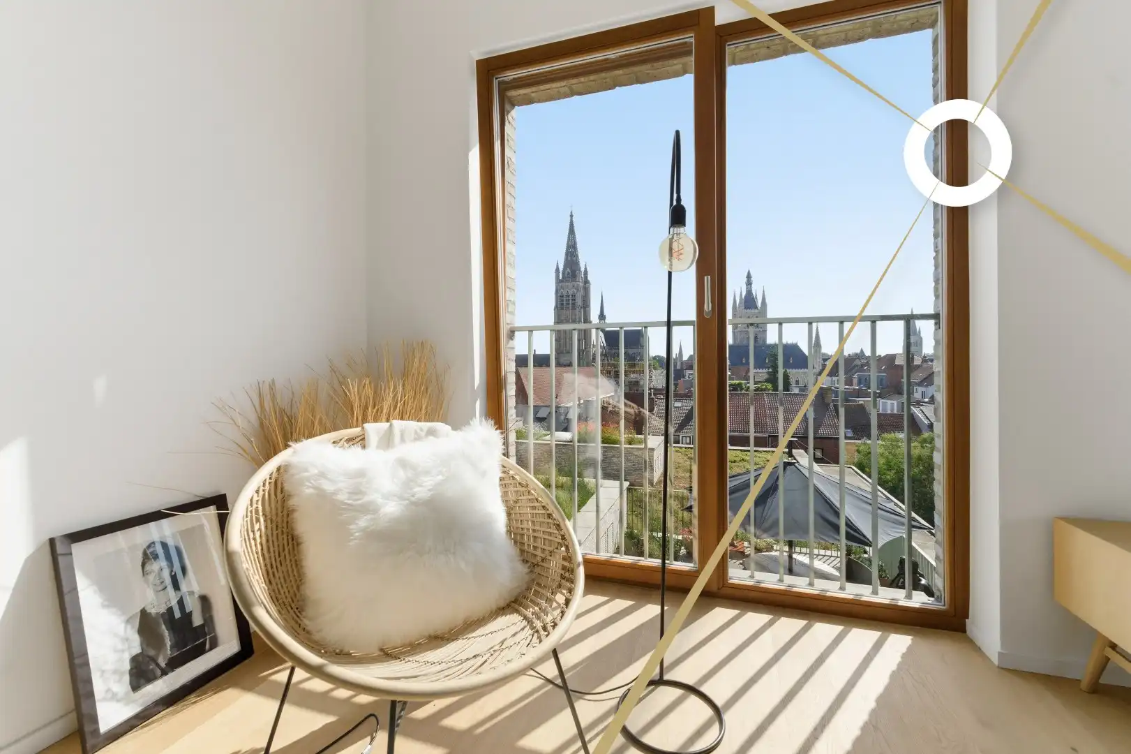 Luxueus appartement met zonnig terras in het hart van het historische stadscentrum van Ieper foto {{pictureIndex}}
