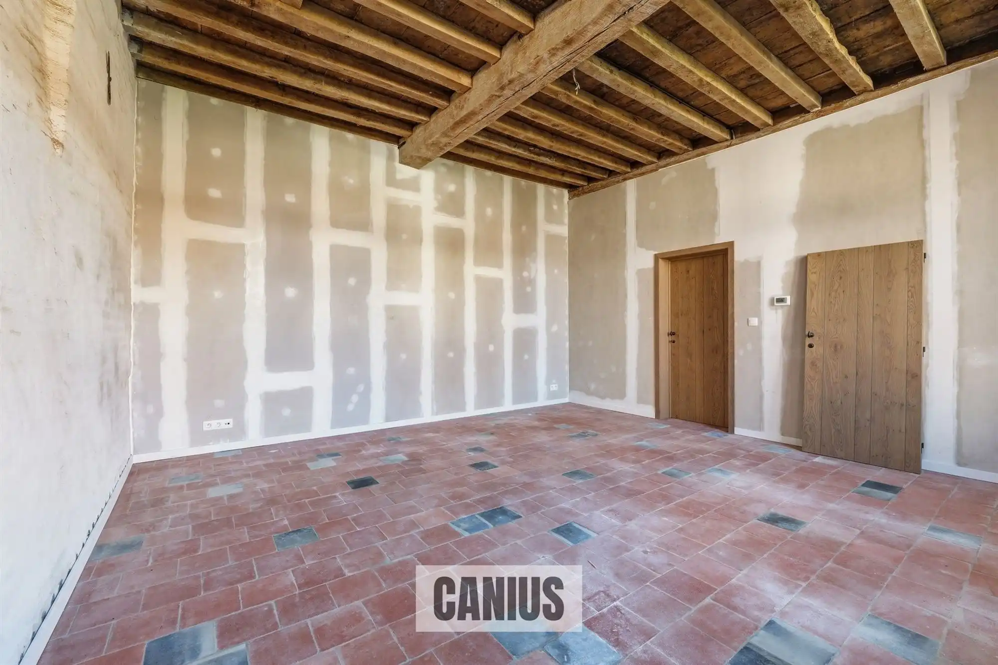 STATIGE WONING MET 3 SLKS EN TERRAS  foto 9