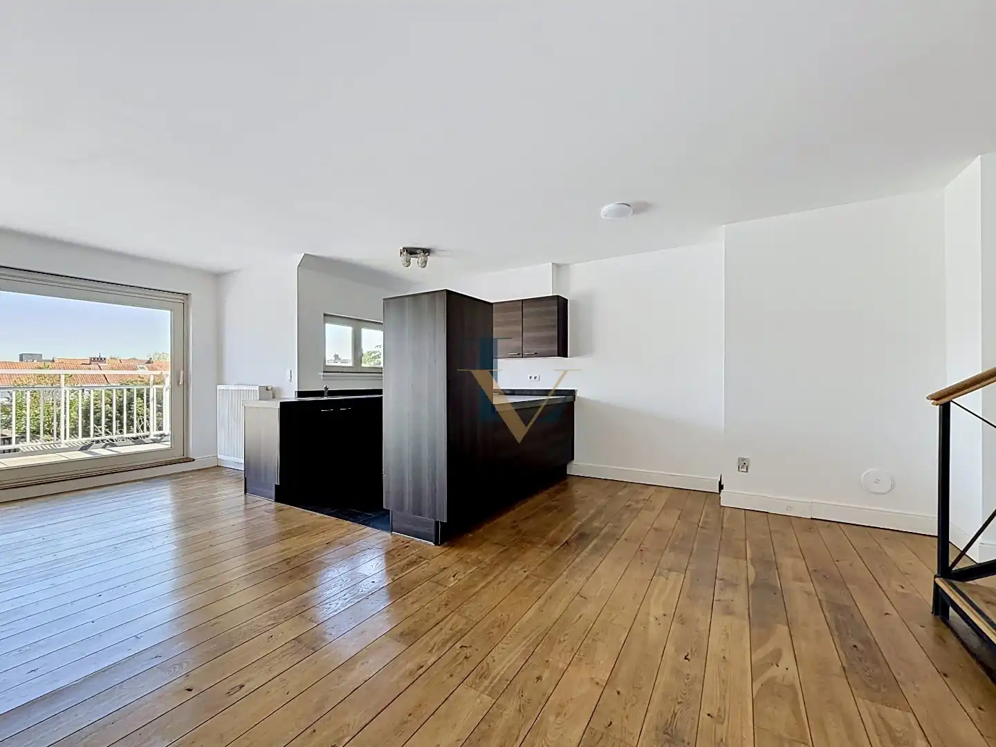 Instapklaar duplex appartement met 2 slpk. en 2 bdks. en mooi terras. foto 6