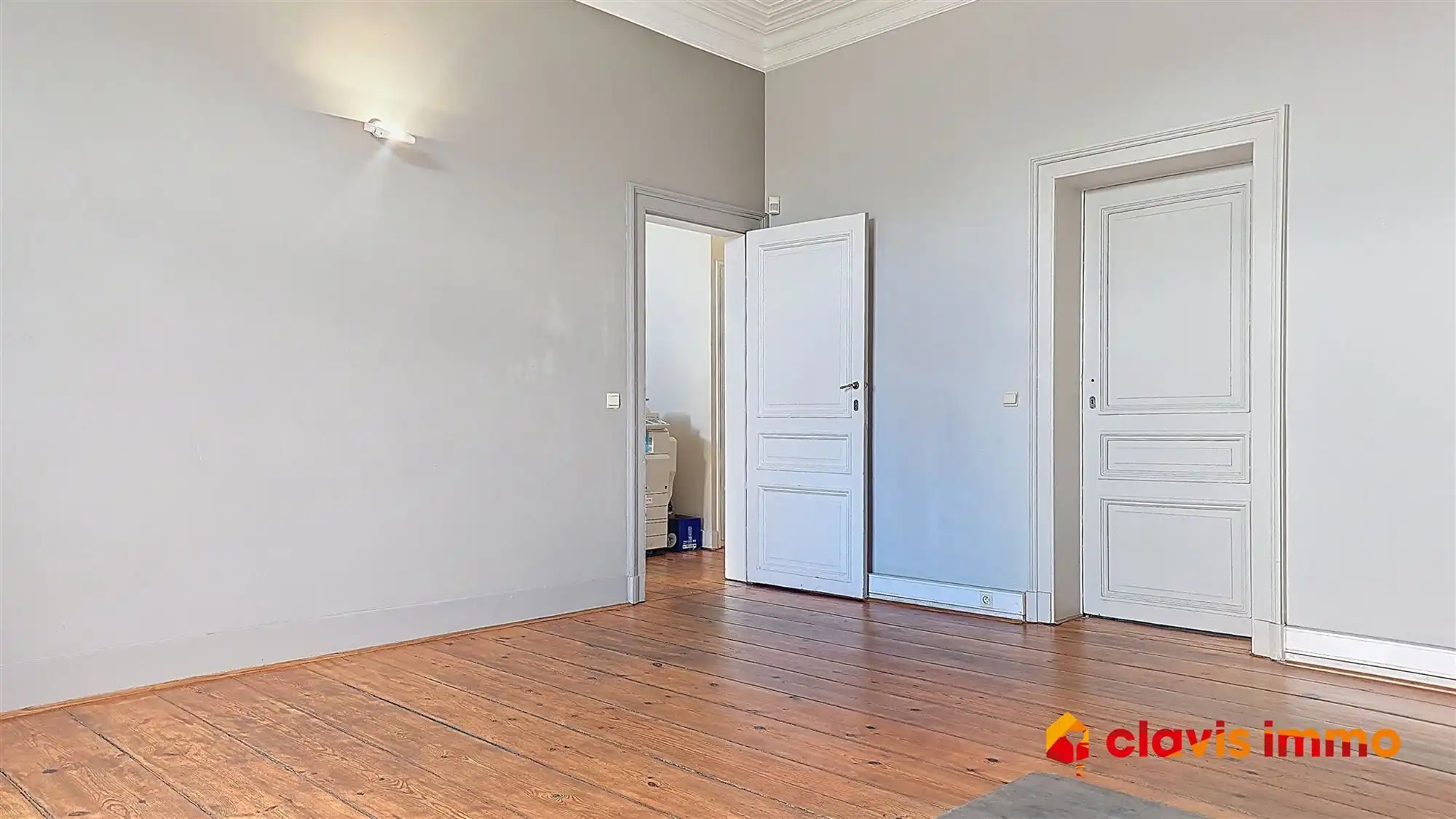 Aangenaam kantoor gelegen op de tweede verdieping van een prachtig herenhuis foto 4