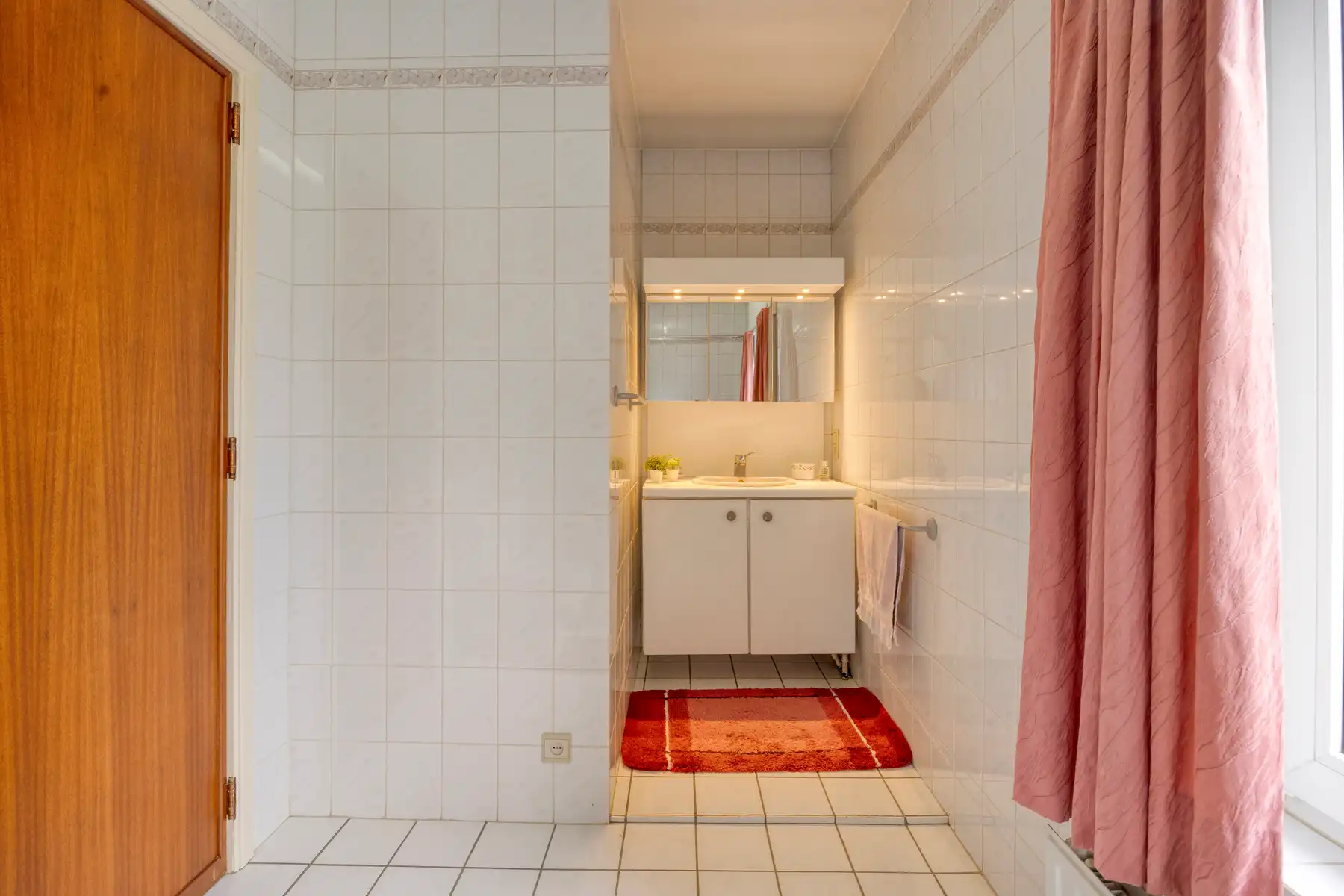 Ruime, rustig gelegen halfopen bebouwing met potentieel foto 16