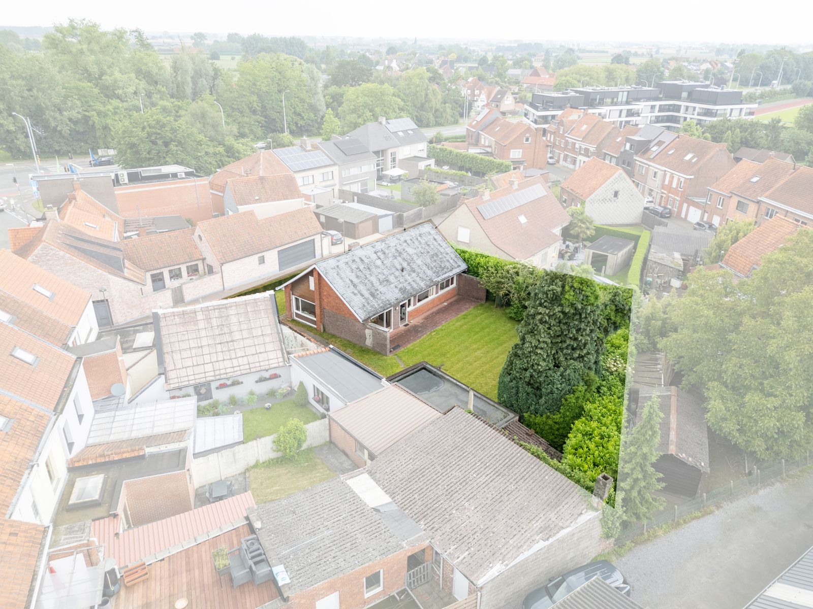 Alleenstaande, rustig gelegen te renoveren woning op meer dan 800 m² in het centrum foto 5