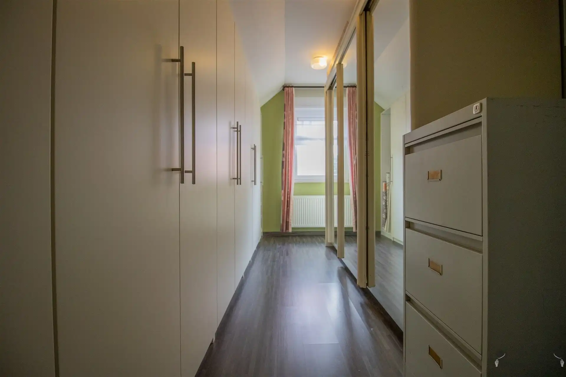 Ruime energiezuinige en instapklare woning met 3 à 4 slaapkamers. foto 16