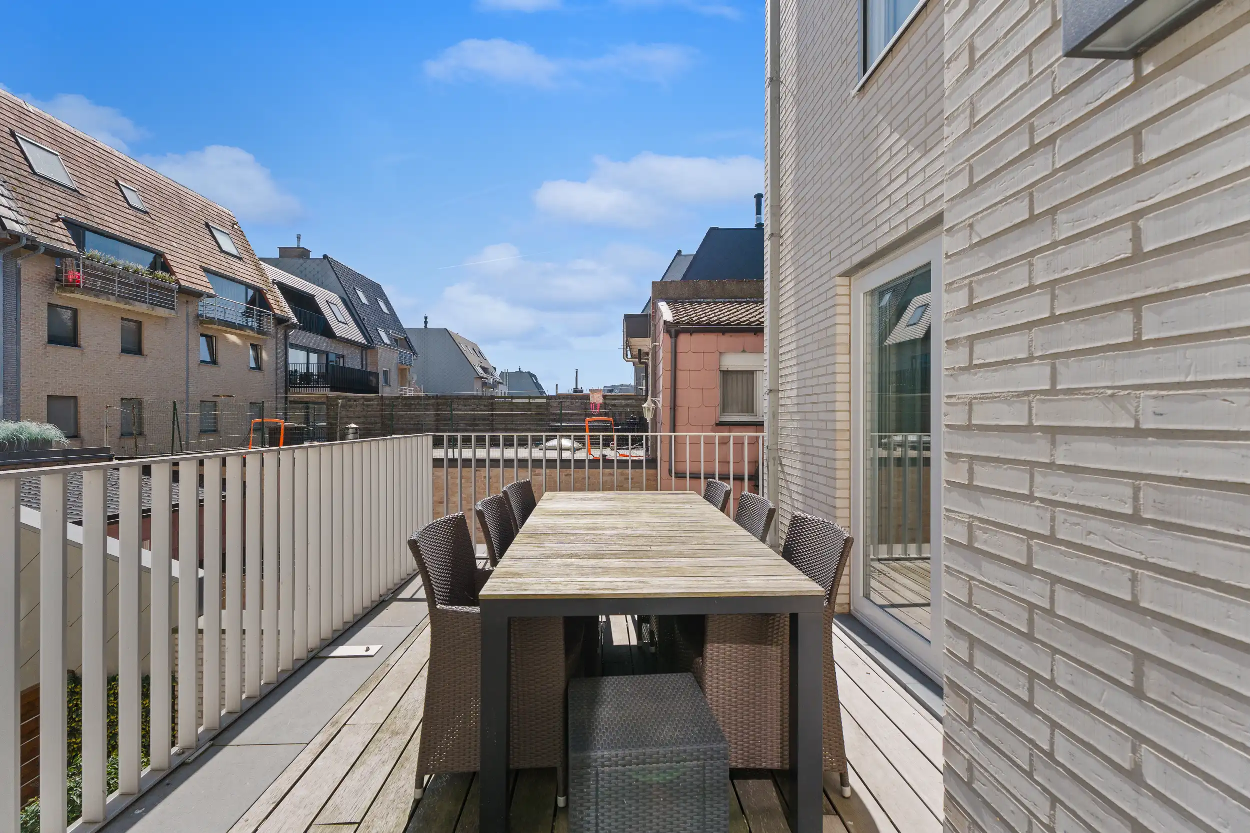 Instapklaar 2-slpk app. met terras vlak bij zee foto 12