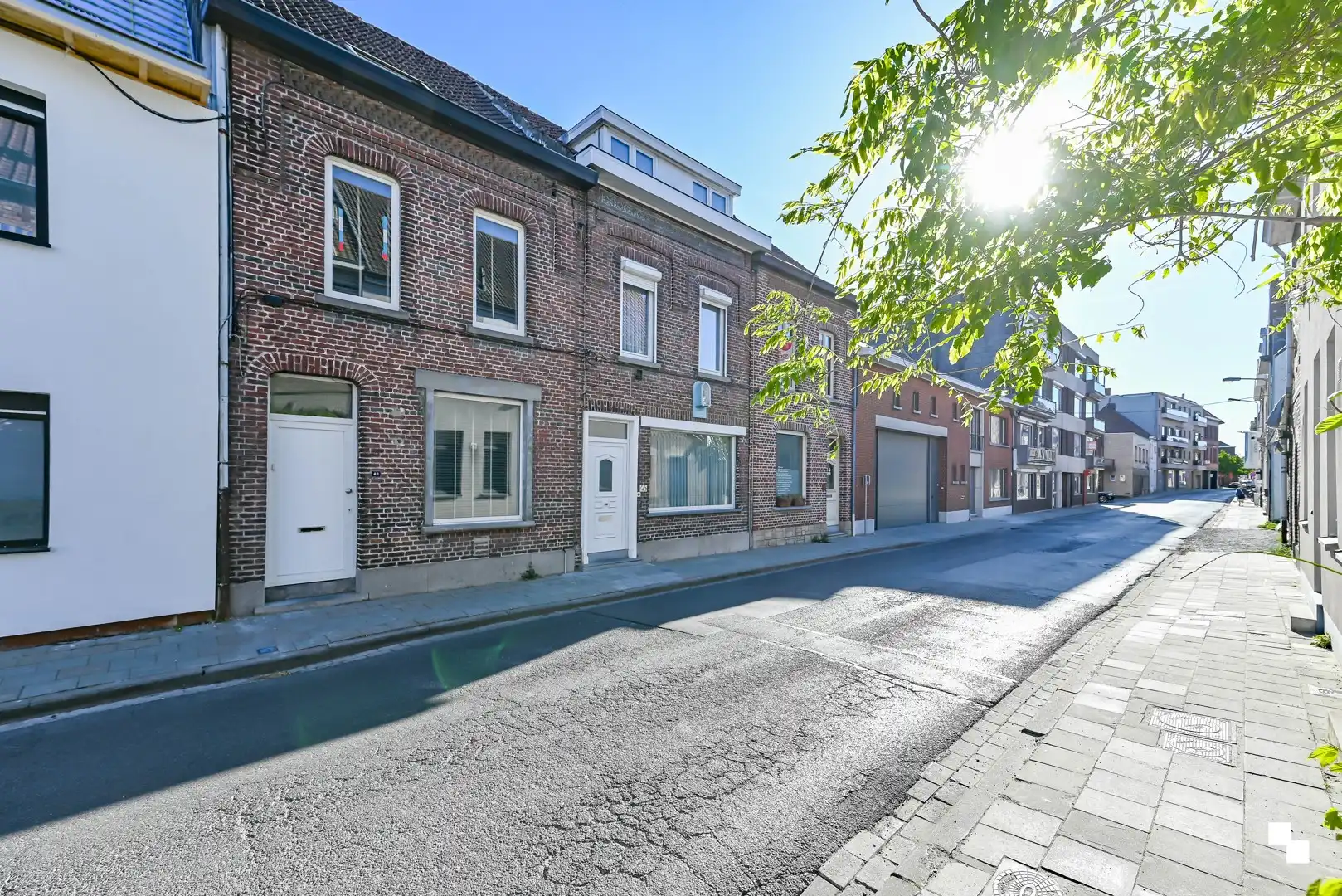 Centraal gelegen ééngezinswoning met vier slaapkamers te Izegem foto 28