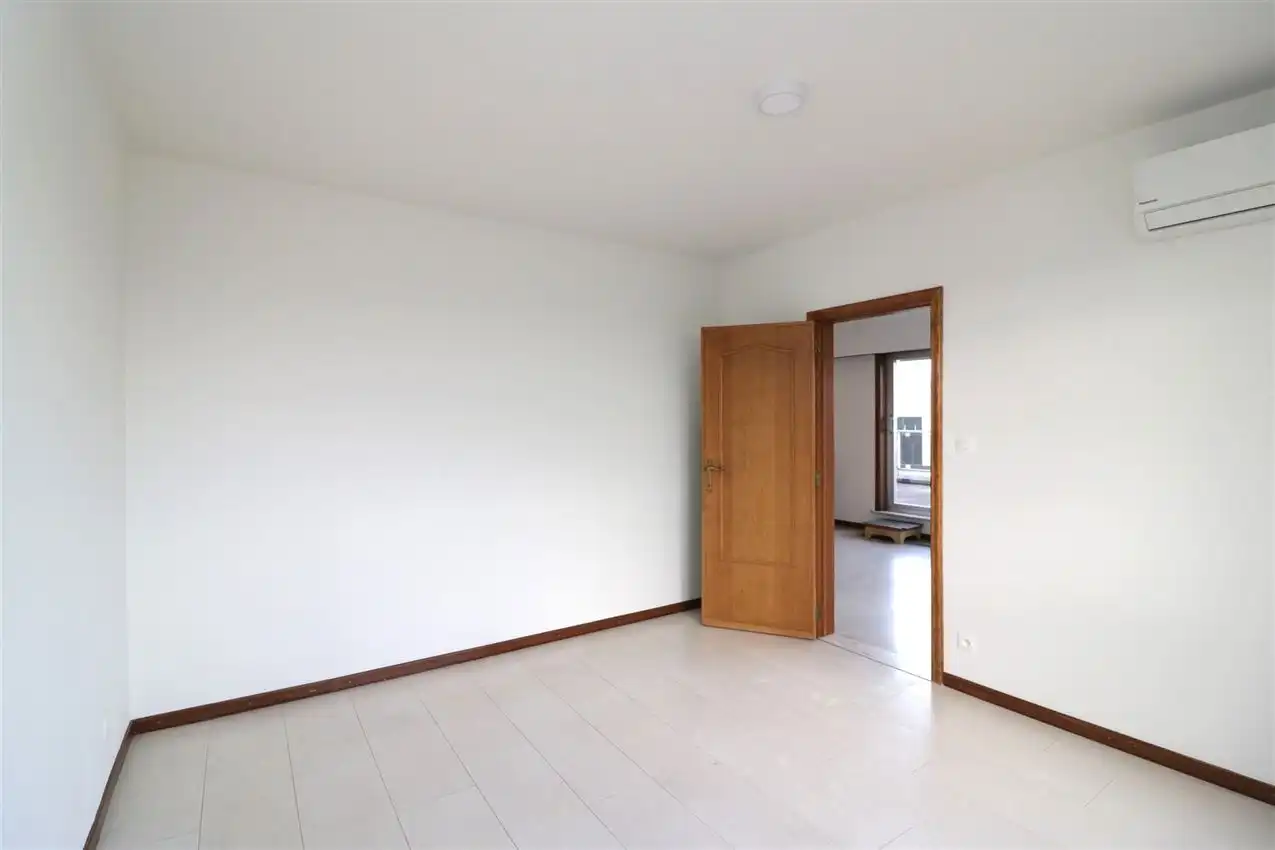 Prachtig en centraal gelegen studio in verzorgde residentie, met autostaanplaats foto 12