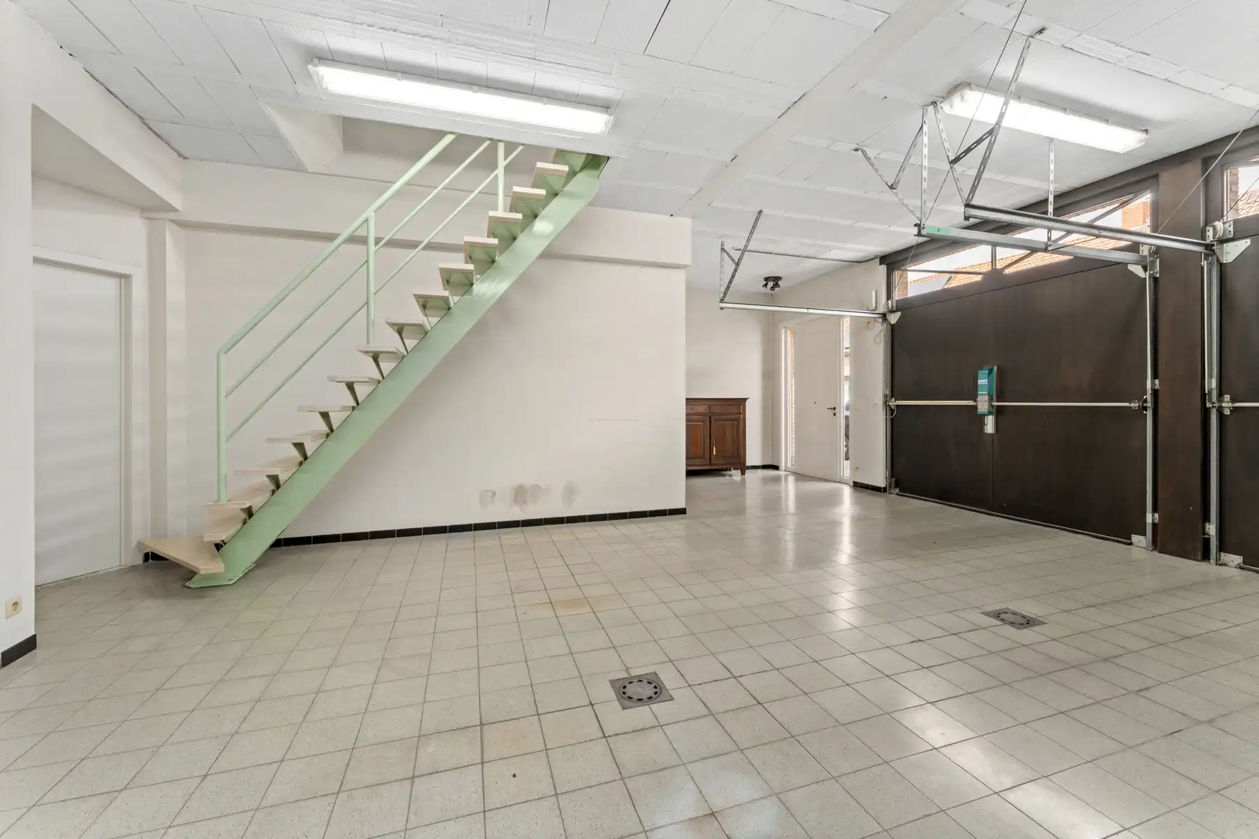 Ruime polyvalente woning met bureel en dubbele garage foto 14